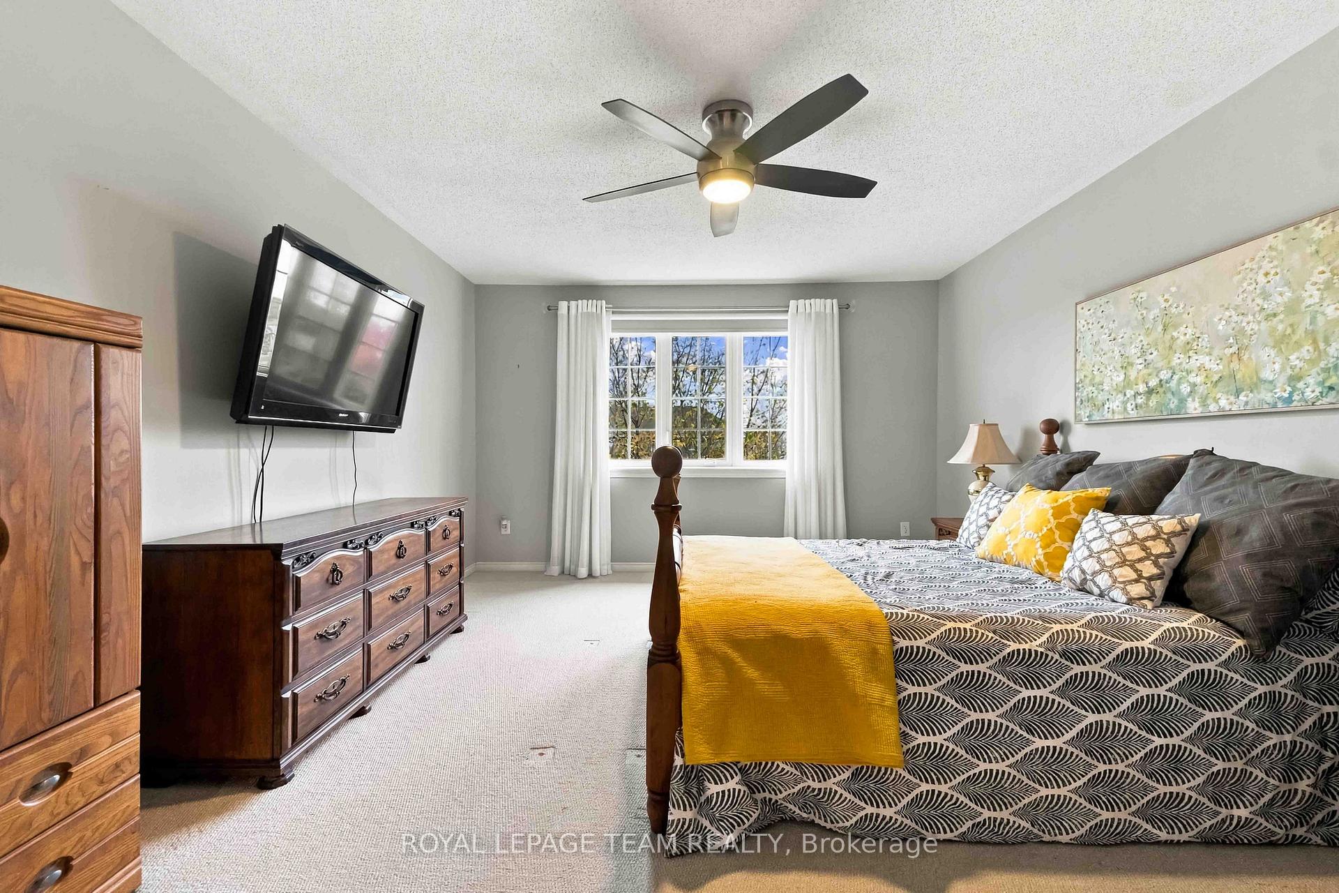 Photo 20 of 622 Pepperville Crescent, Ottawa, Kanata - Emerald Meadows/Trailwest — HOMEH