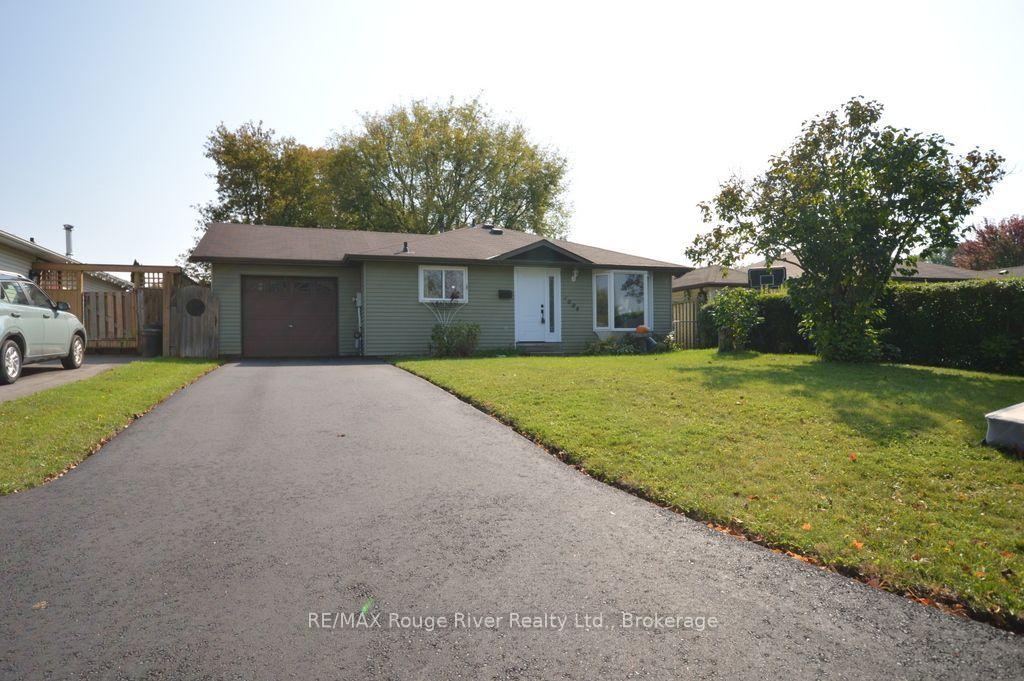 Photo 2 of 1084 Norman Crescent, Oshawa, Donevan — HOMEH