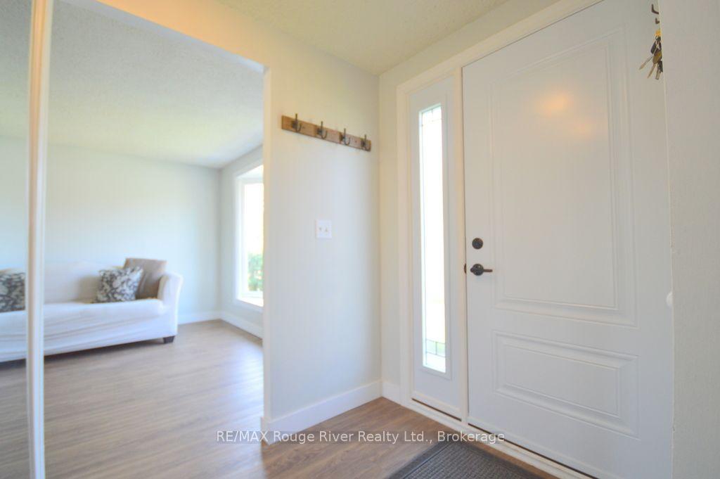 Photo 4 of 1084 Norman Crescent, Oshawa, Donevan — HOMEH
