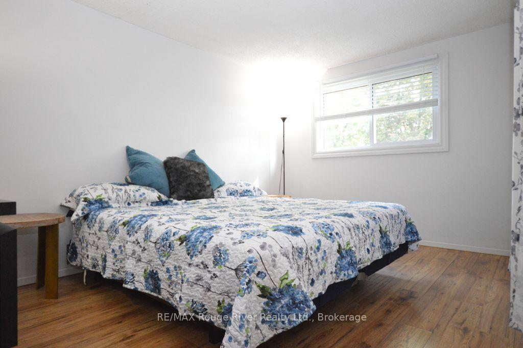 Photo 10 of 1084 Norman Crescent, Oshawa, Donevan — HOMEH