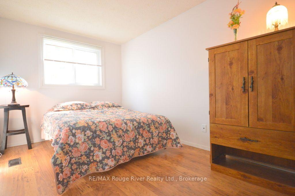 Photo 12 of 1084 Norman Crescent, Oshawa, Donevan — HOMEH