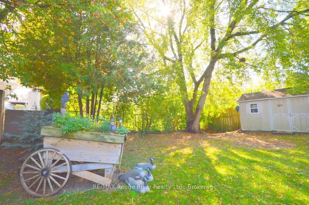 Photo 16 of 1084 Norman Crescent, Oshawa, Donevan — HOMEH