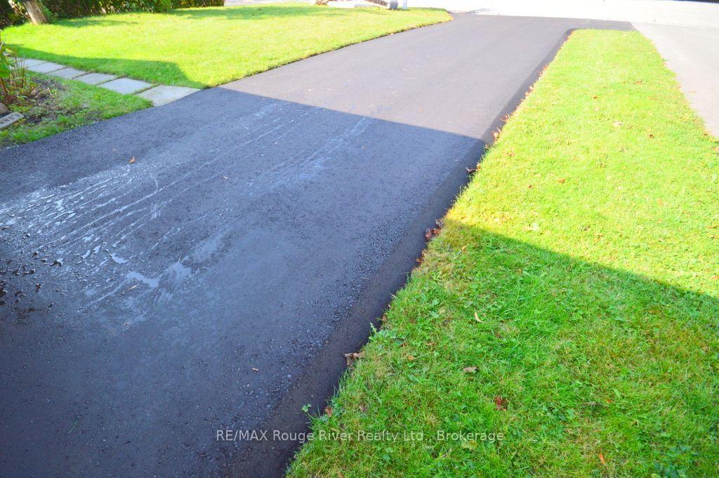 Photo 20 of 1084 Norman Crescent, Oshawa, Donevan — HOMEH