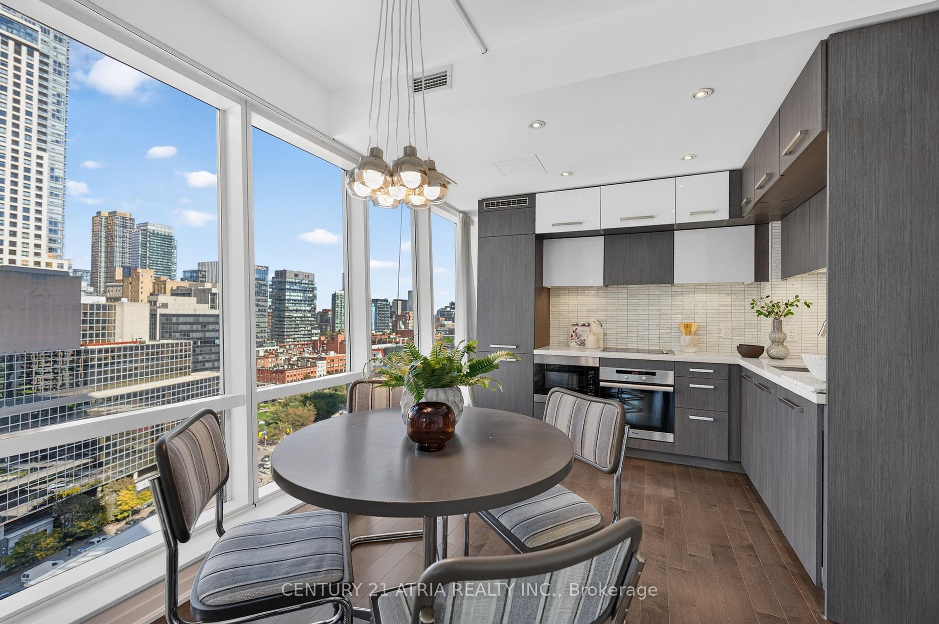 Photo 8 of Unit 1605, 8 The Esplanade, Toronto, Waterfront Communities — HOMEH