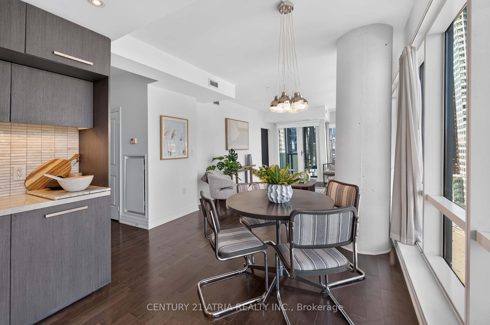Photo 14 of Unit 1605, 8 The Esplanade, Toronto, Waterfront Communities — HOMEH