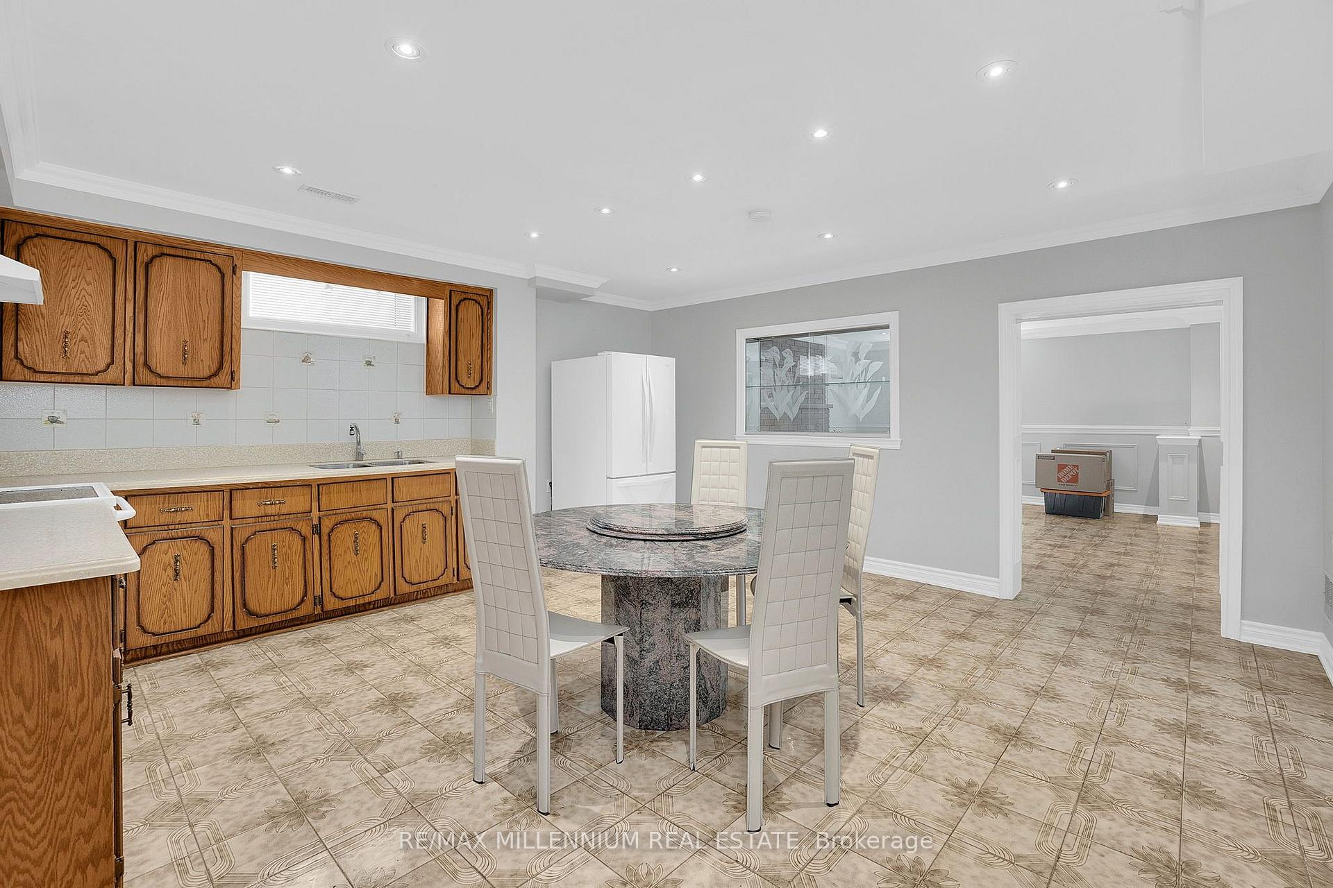 Photo 5 of Unit Lower, 99 Willis Road, Vaughan, East Woodbridge — HOMEH