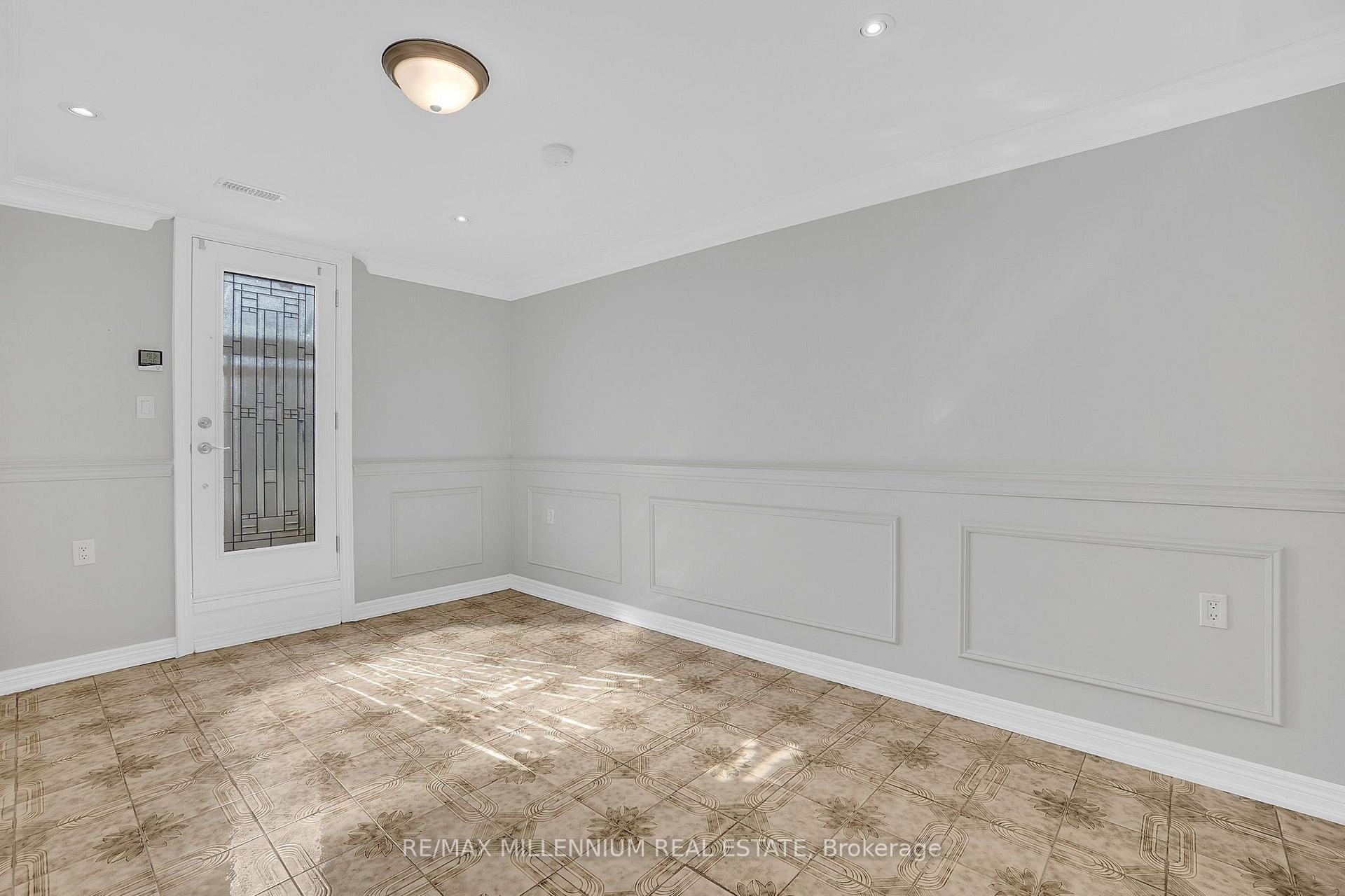Photo 6 of Unit Lower, 99 Willis Road, Vaughan, East Woodbridge — HOMEH