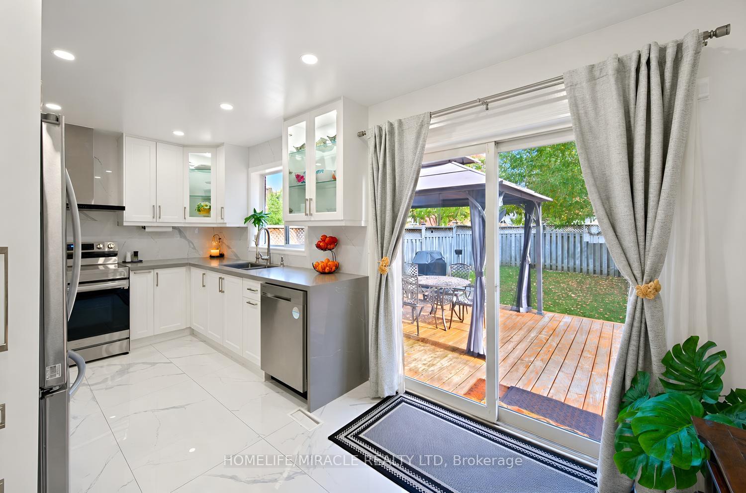 Photo 16 of 1552 Harwood Drive, Milton, Clarke — HOMEH