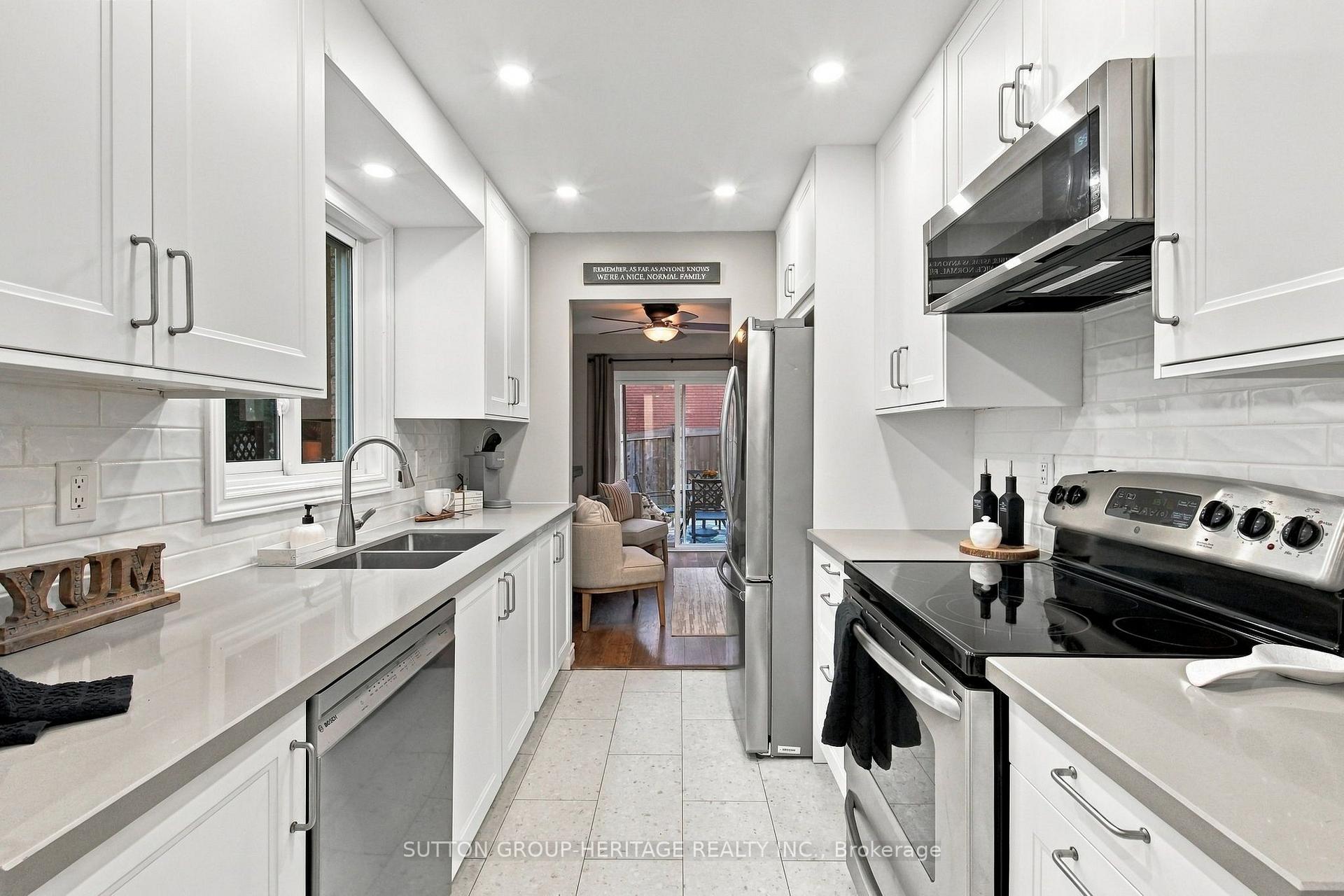 Photo 5 of 68 Hartsfield Drive, Clarington, Courtice — HOMEH