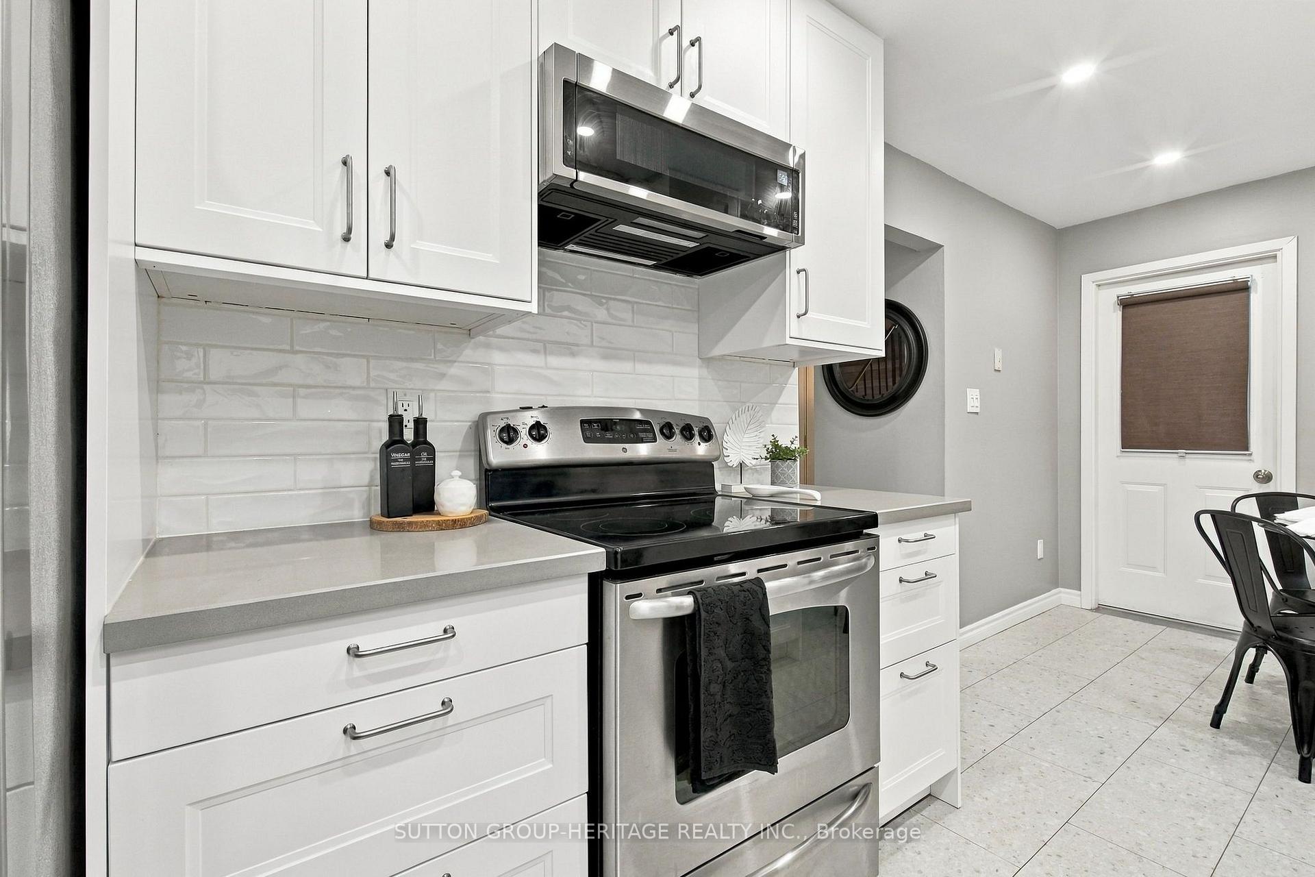 Photo 8 of 68 Hartsfield Drive, Clarington, Courtice — HOMEH
