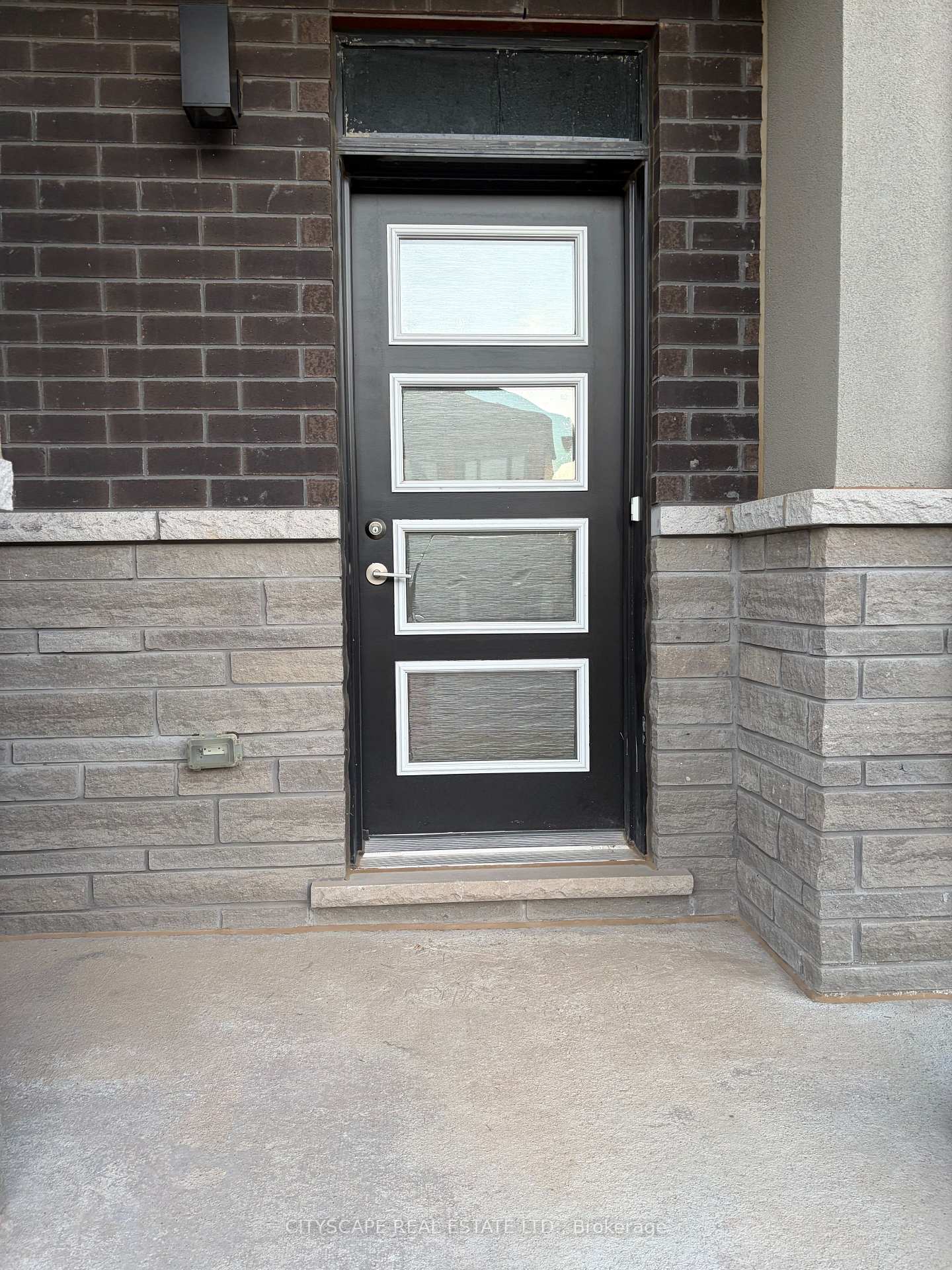 Photo 9 of 28 Mckernan Avenue, Brantford, Empire South — HOMEH