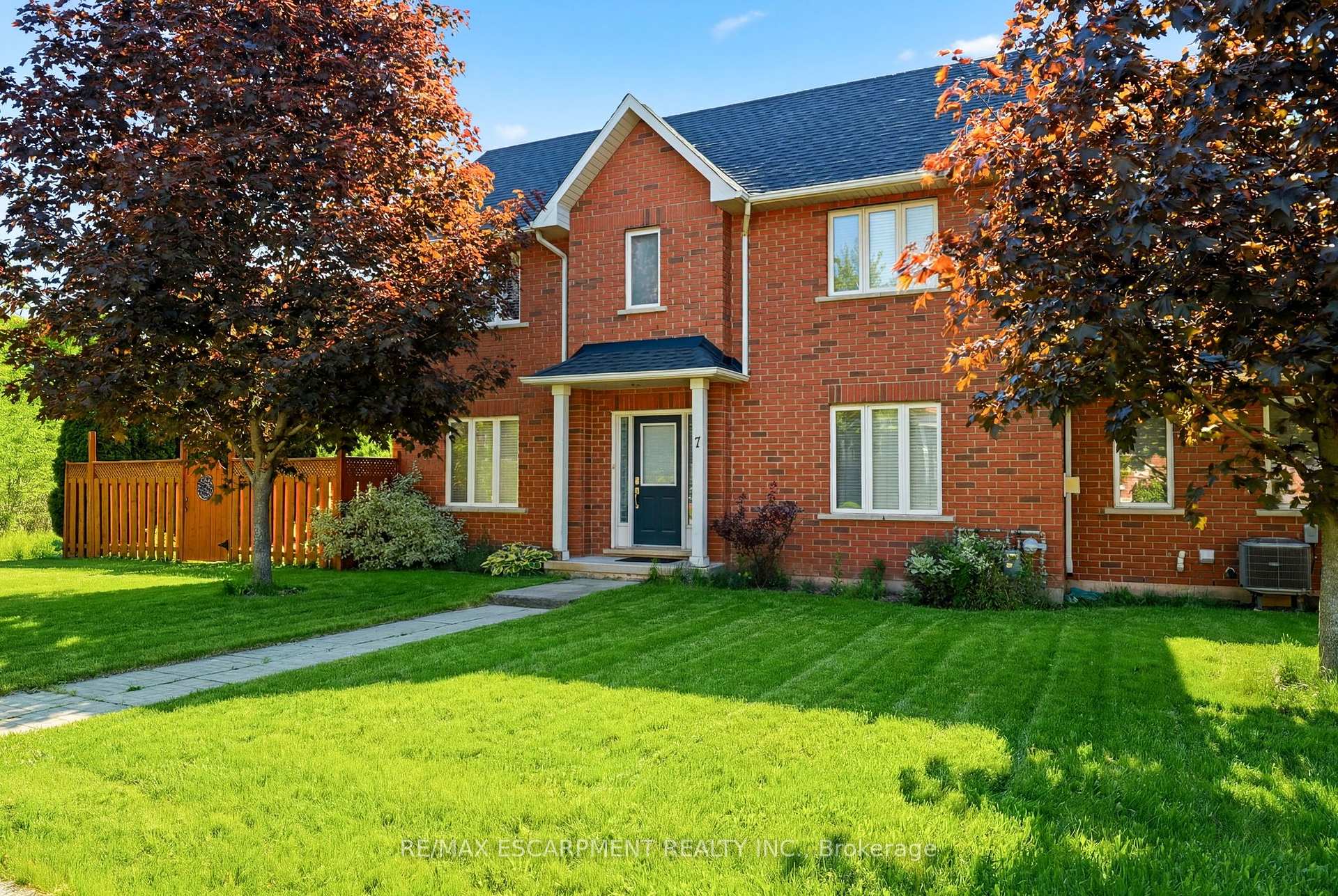 Photo 2 of Unit 7, 1745 Creek Way, Burlington, Uptown — HOMEH