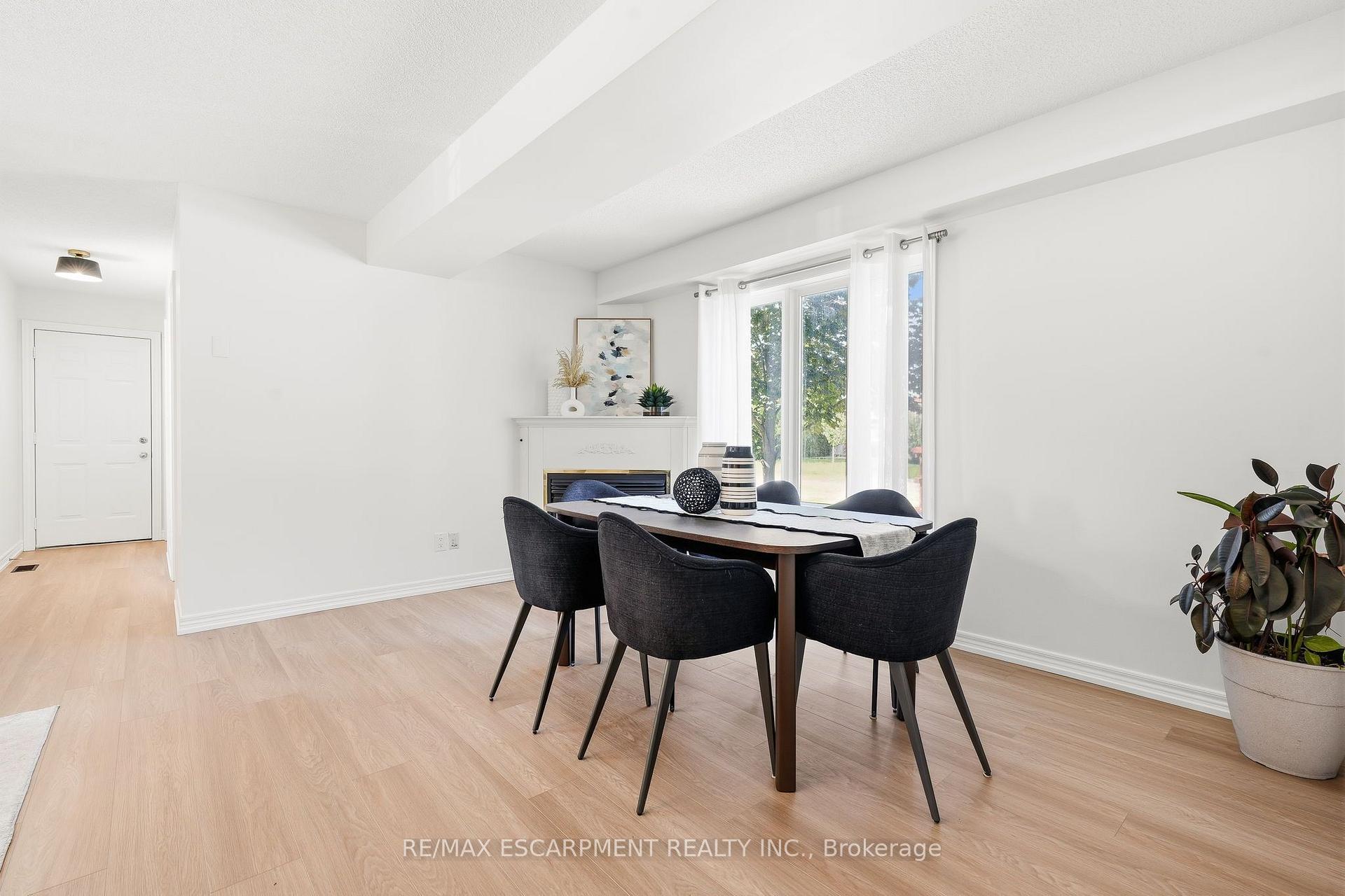 Photo 8 of Unit 7, 1745 Creek Way, Burlington, Uptown — HOMEH