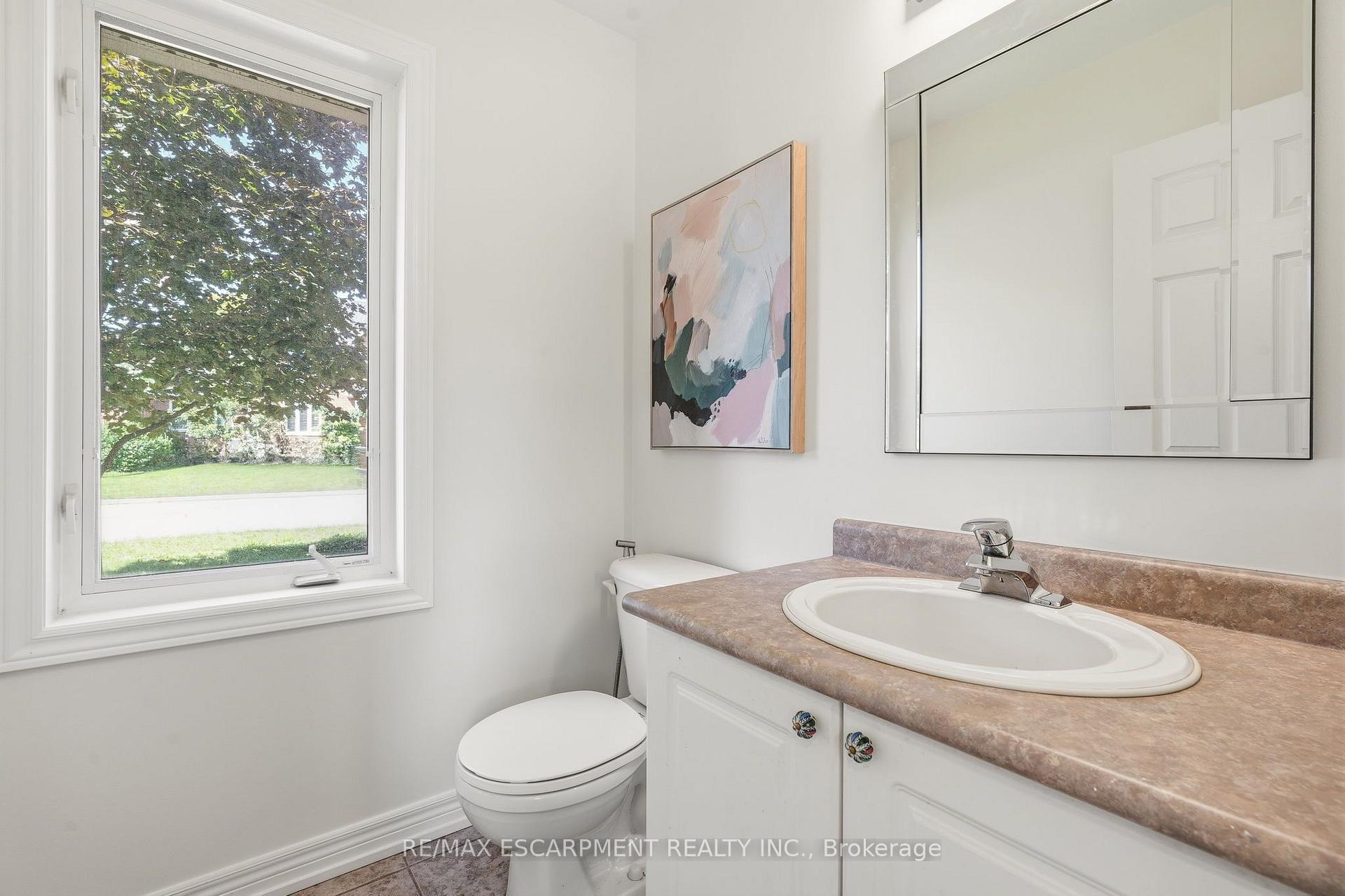 Photo 13 of Unit 7, 1745 Creek Way, Burlington, Uptown — HOMEH