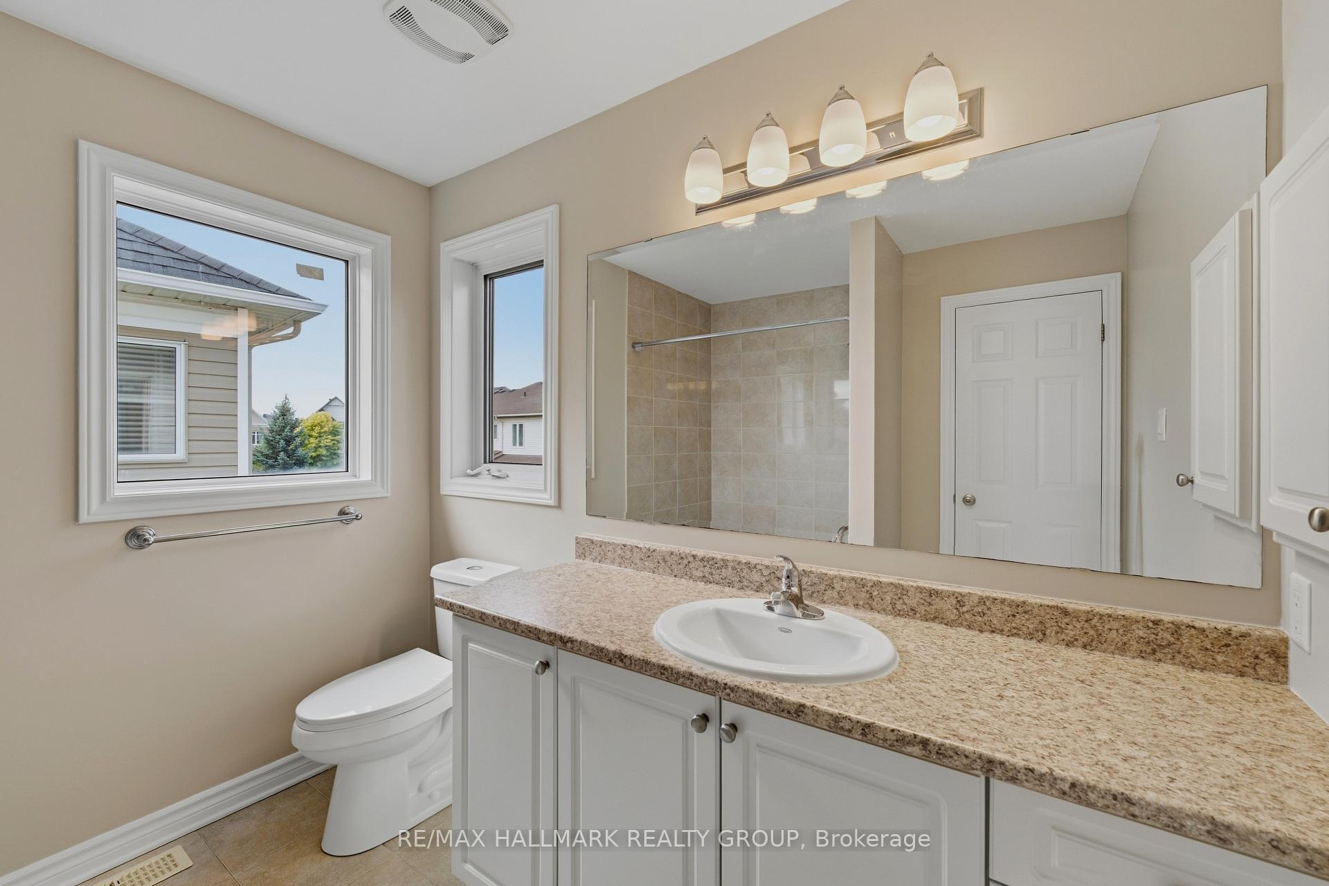 Photo 16 of 112 Akita Walk, Ottawa, Barrhaven - Strandherd — HOMEH