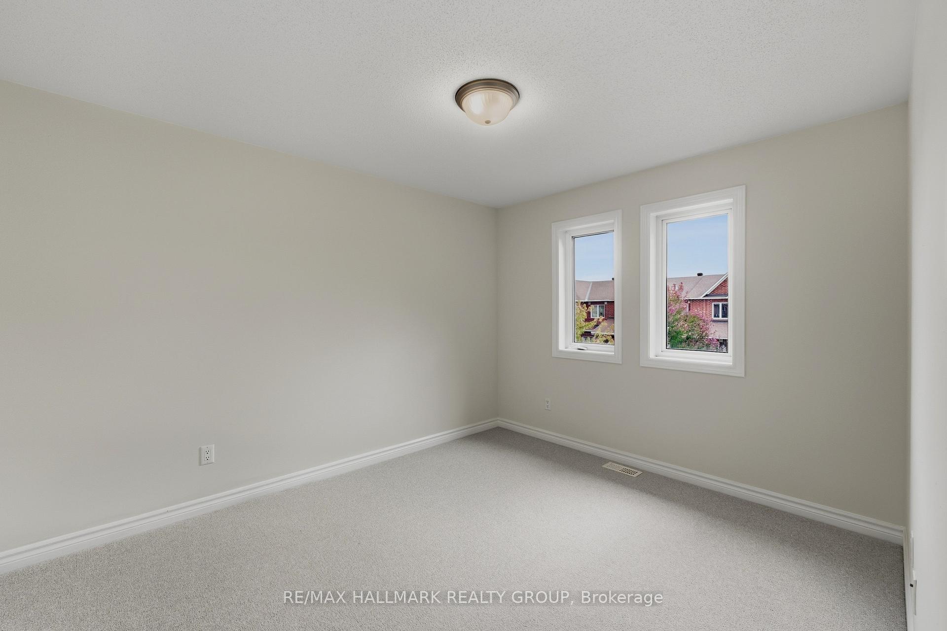 Photo 20 of 112 Akita Walk, Ottawa, Barrhaven - Strandherd — HOMEH