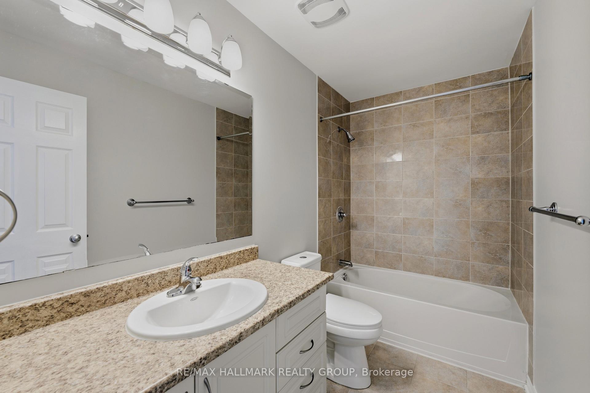 Photo 21 of 112 Akita Walk, Ottawa, Barrhaven - Strandherd — HOMEH