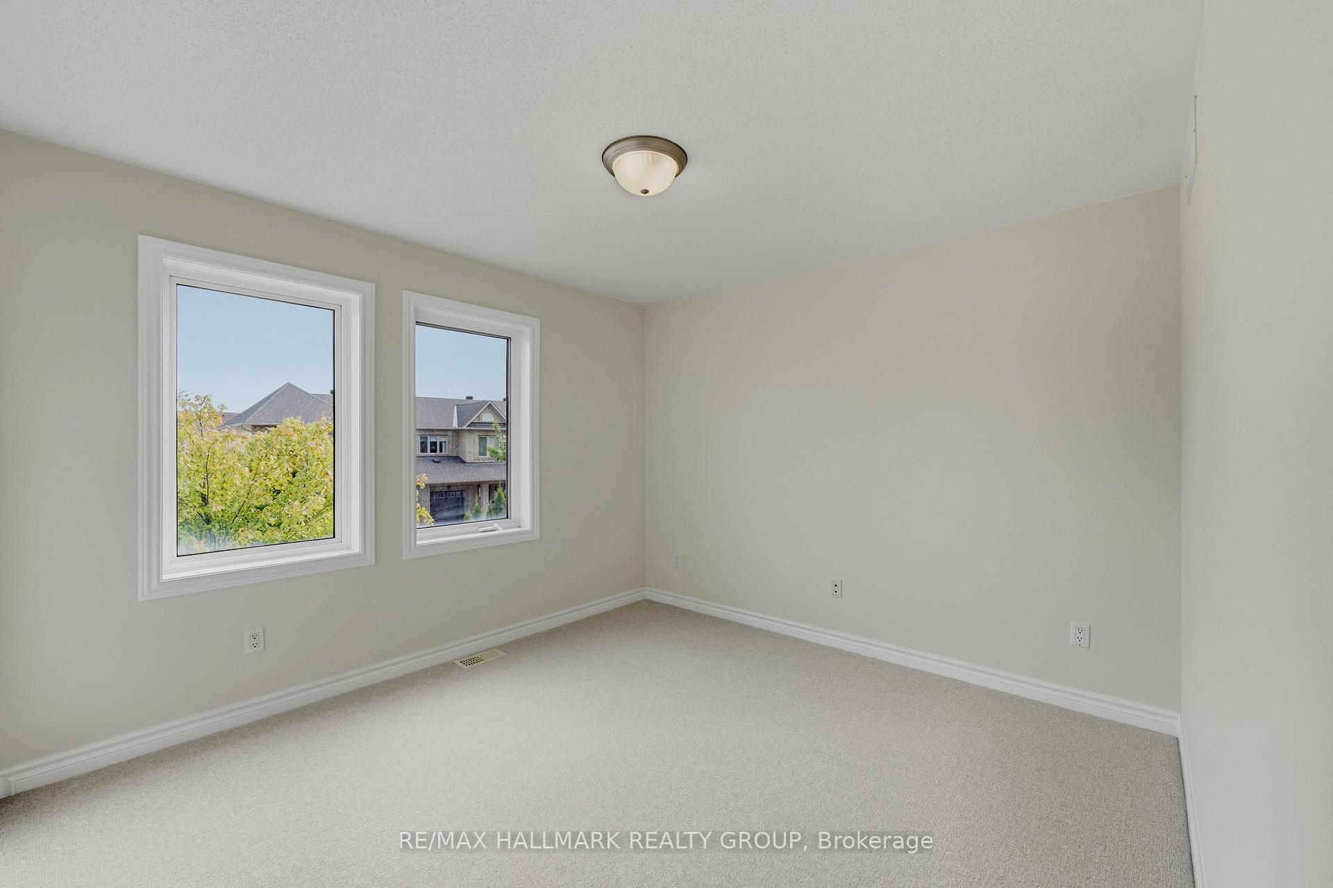 Photo 22 of 112 Akita Walk, Ottawa, Barrhaven - Strandherd — HOMEH
