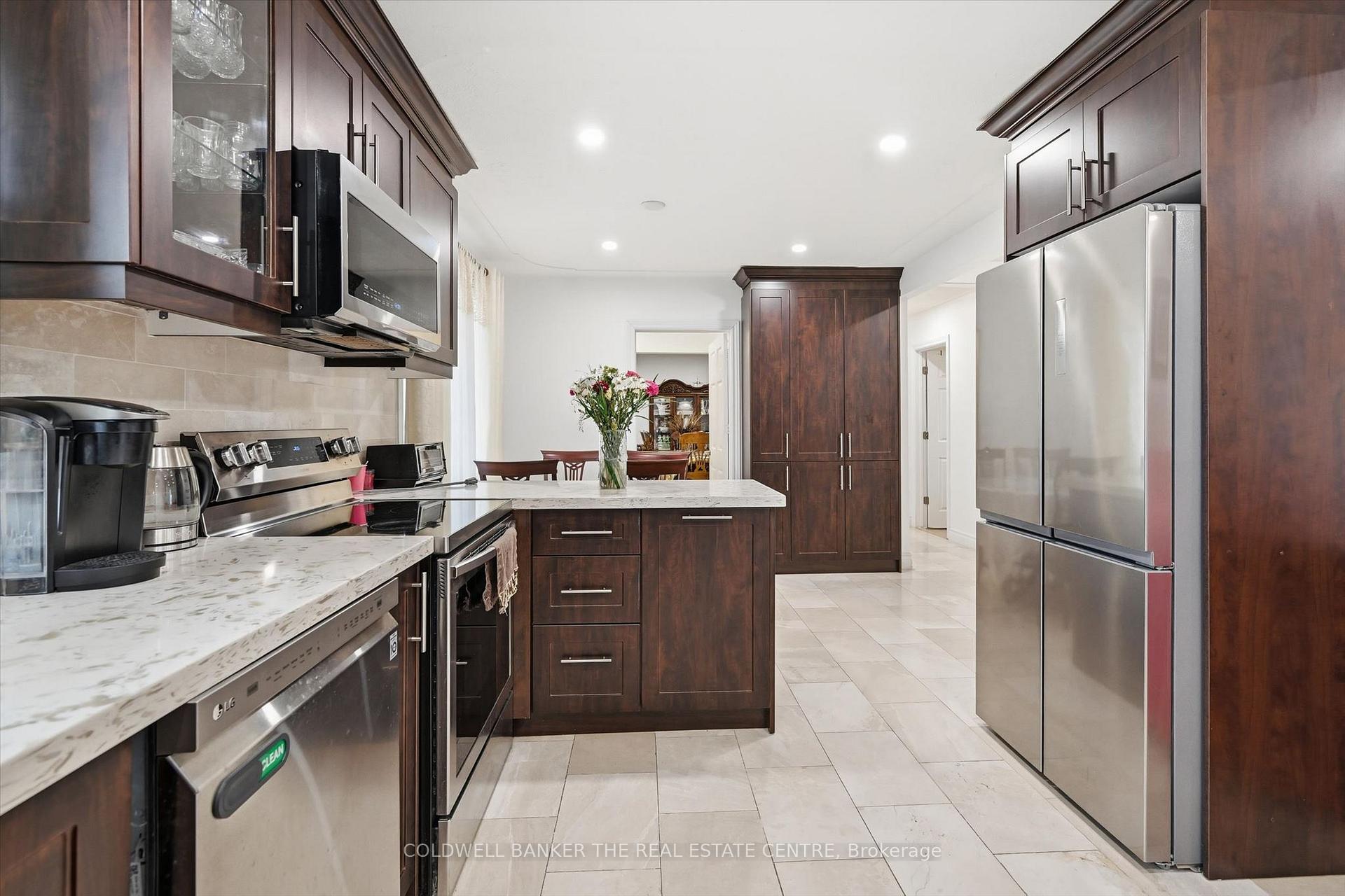Photo 11 of 356 Mountain Road, Grimsby, Grimsby Escarpment — HOMEH