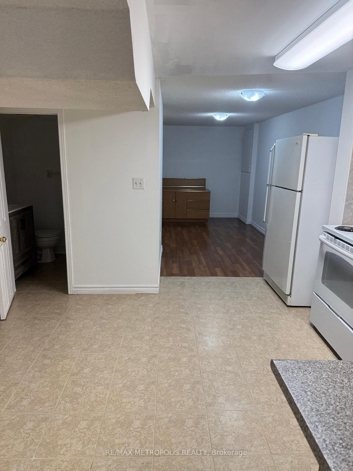 Photo 3 of Unit Basement, 116 Douglas Haig Drive, Markham, Middlefield — HOMEH