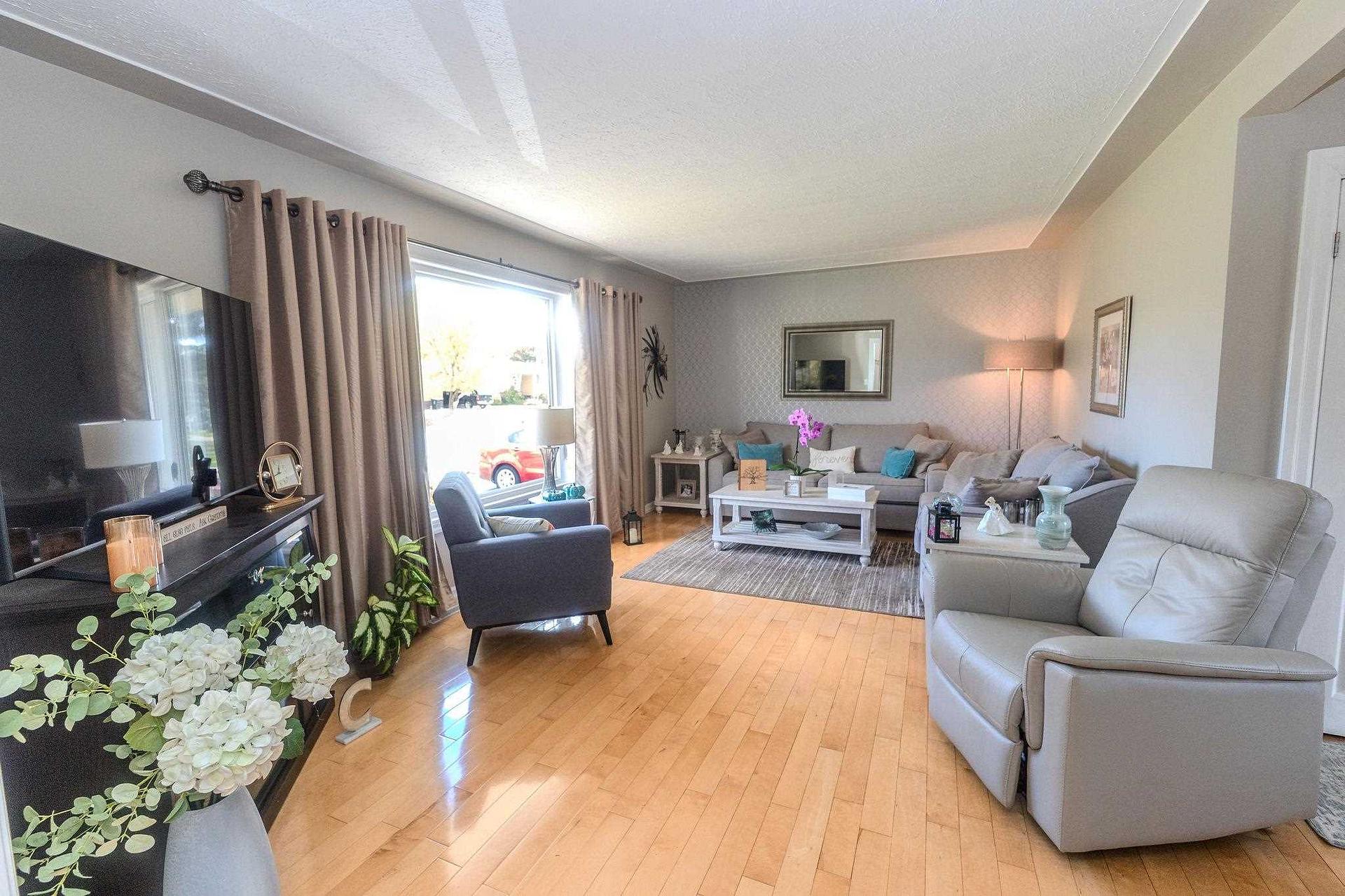 Photo 4 of 29 Routledge Avenue, Sault Ste Marie, Ward 2 — HOMEH