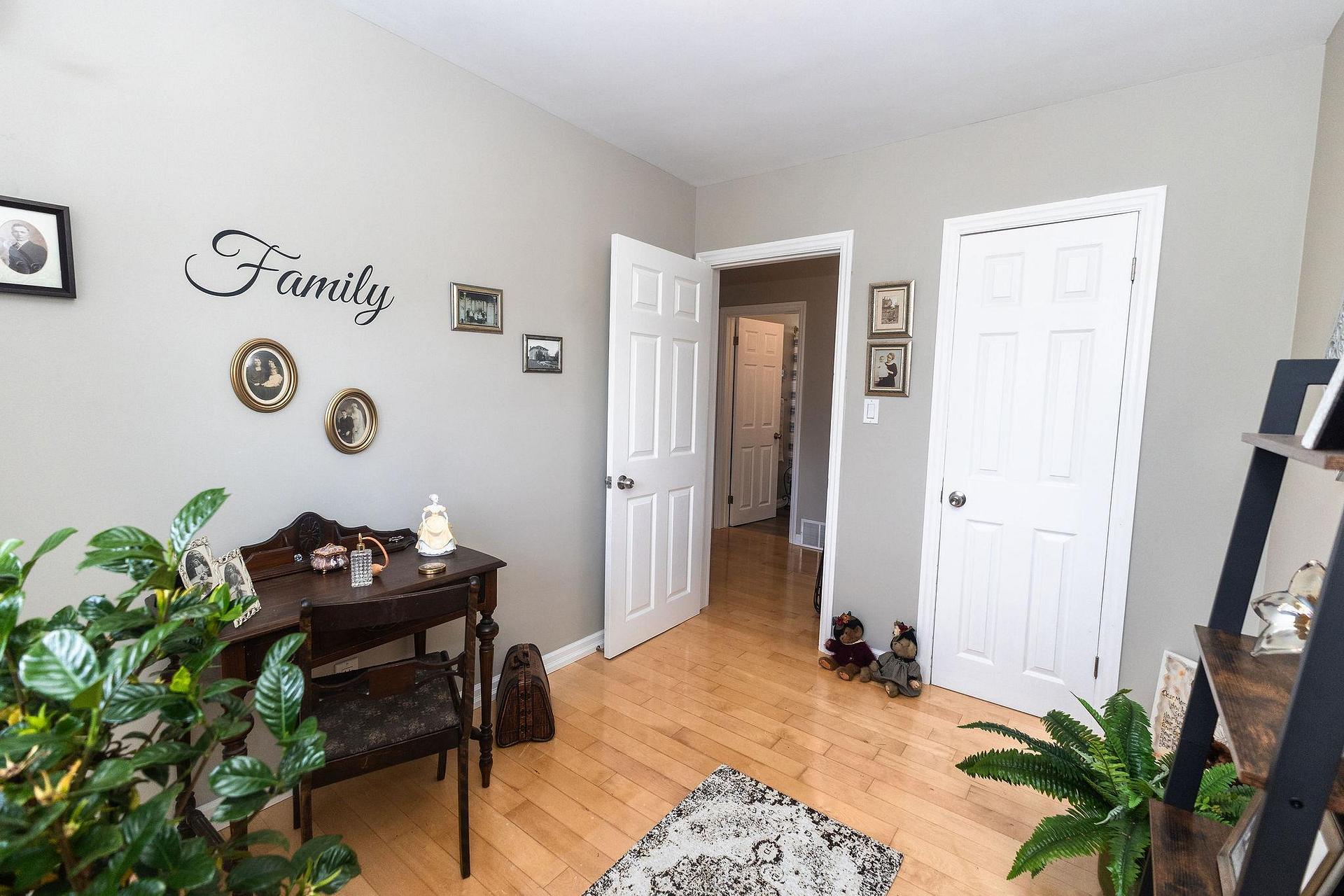 Photo 9 of 29 Routledge Avenue, Sault Ste Marie, Ward 2 — HOMEH