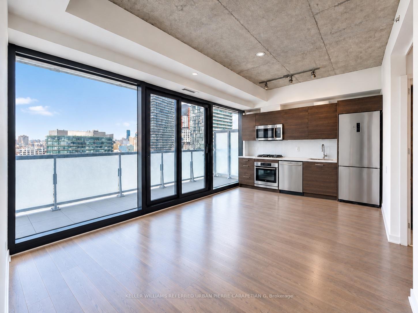 Photo 4 of Unit 2004, 11 Charlotte Street, Toronto, Waterfront Communities — HOMEH