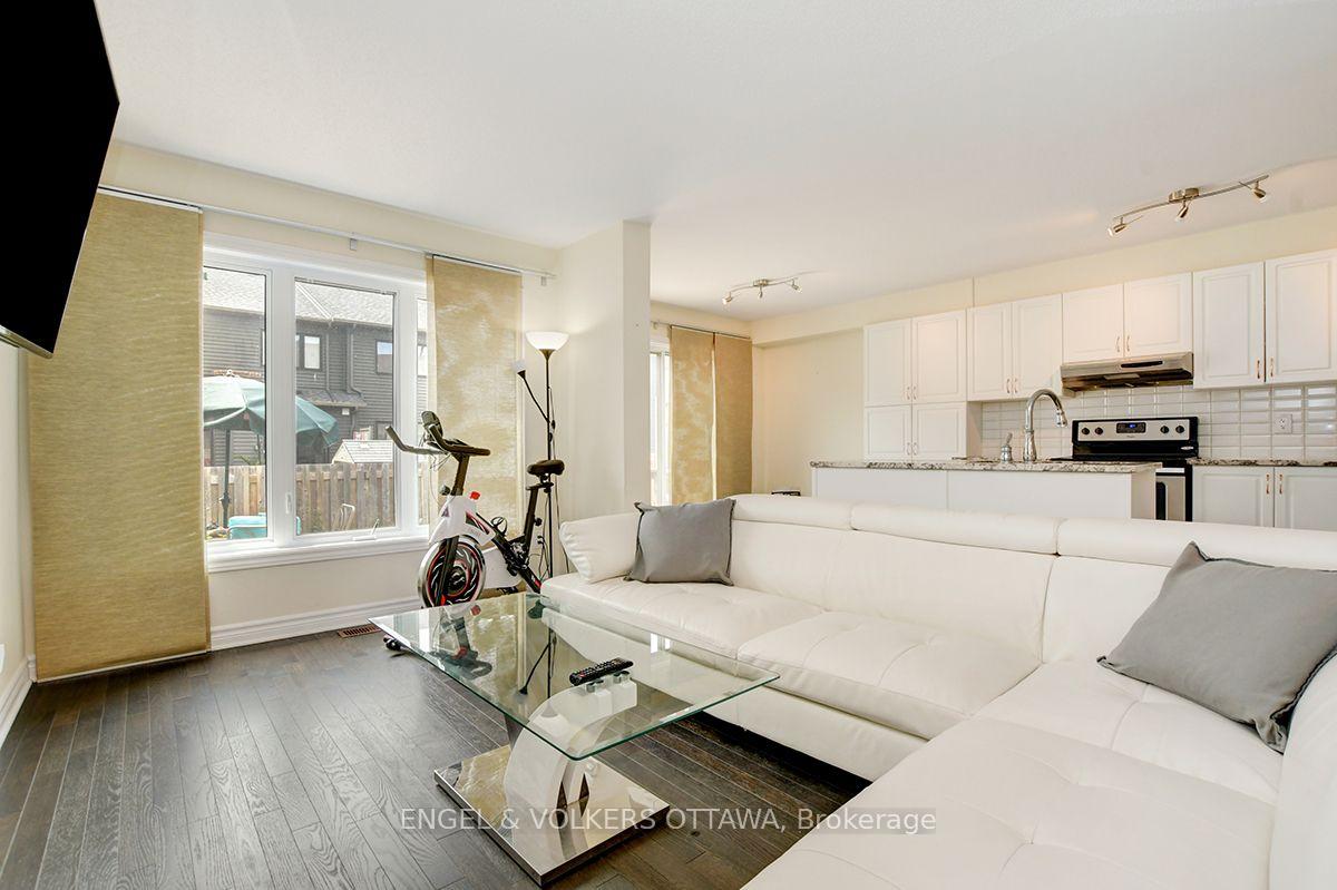 Photo 5 of 561 Petrichor Crescent, Ottawa, Avalon West — HOMEH