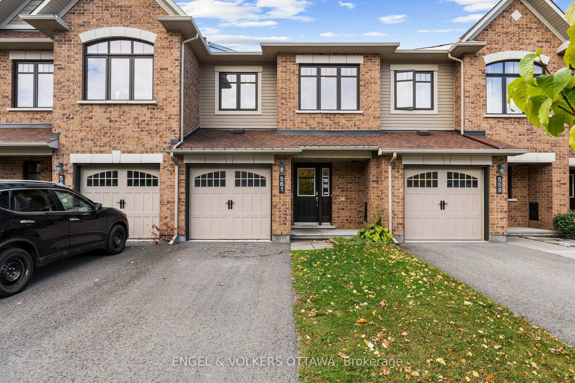 Photo 2 of 561 Petrichor Crescent, Ottawa, Avalon West — HOMEH