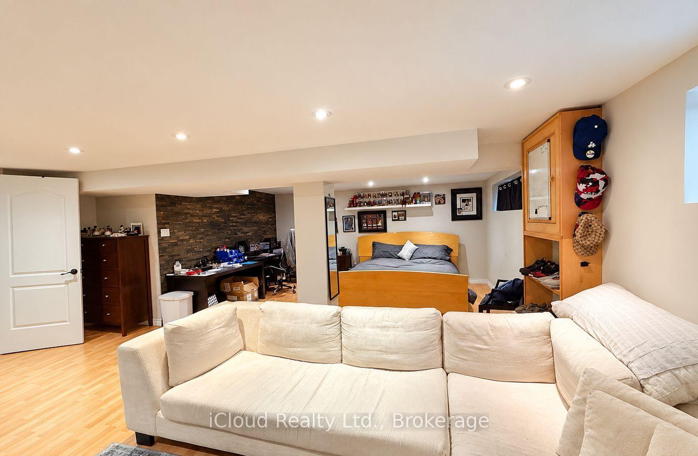 Photo 24 of 75 Walwyn Avenue, North York, Humberlea-Pelmo Park — HOMEH