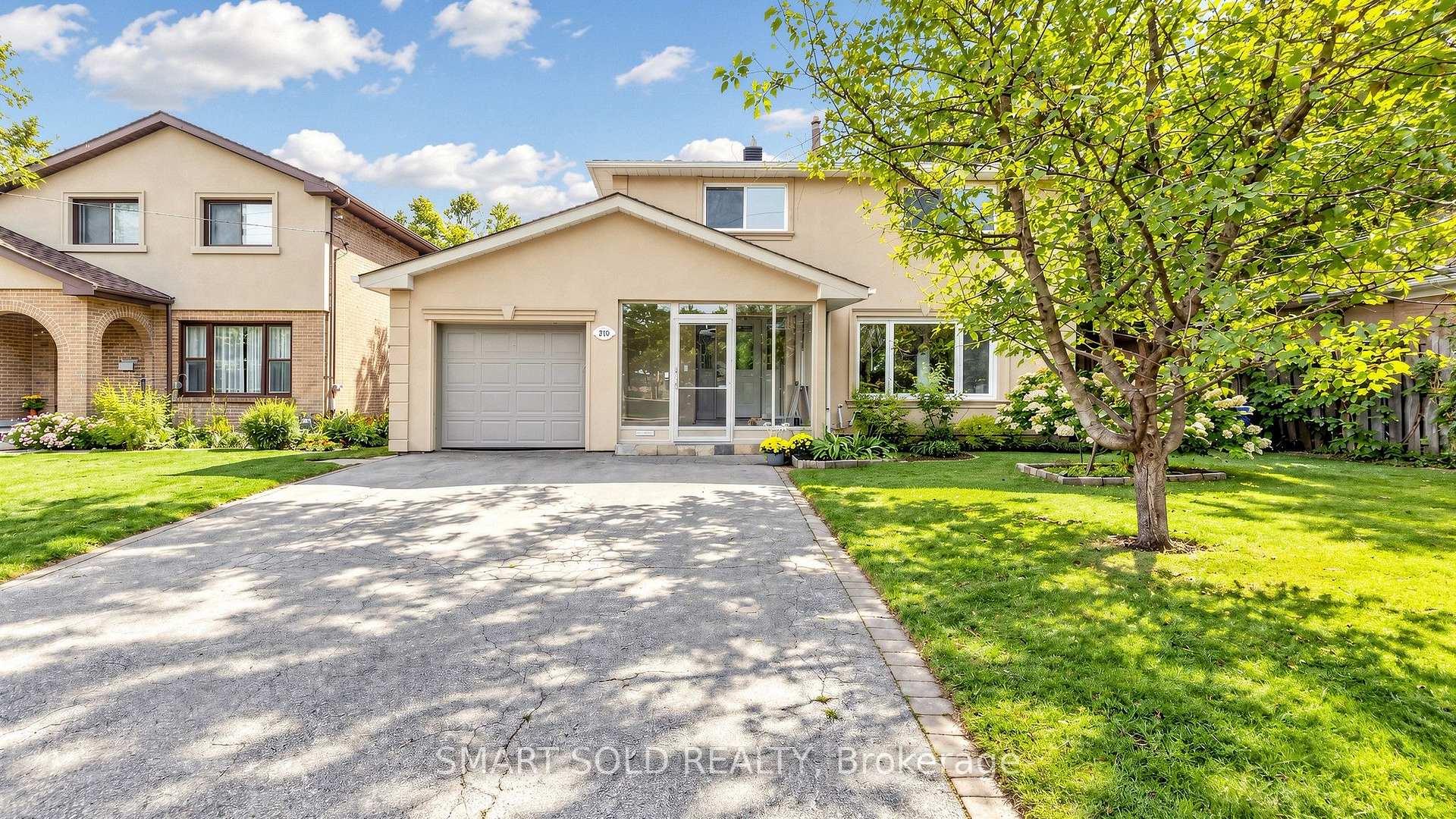 Photo of 210 Shaughnessy Boulevard