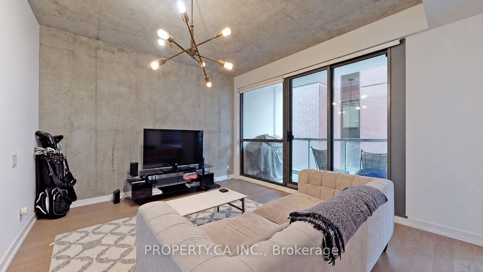 Photo of Unit 827, 39 Brant Street