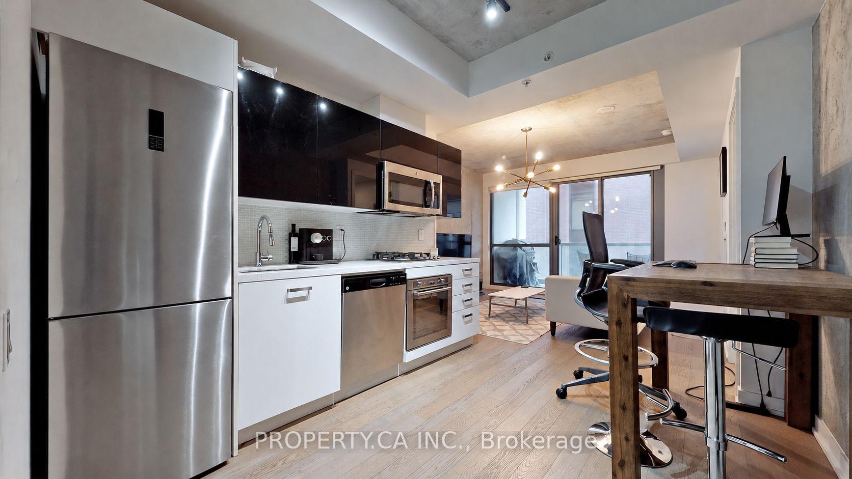 Photo 2 of Unit 827, 39 Brant Street, Toronto, Waterfront Communities — HOMEH