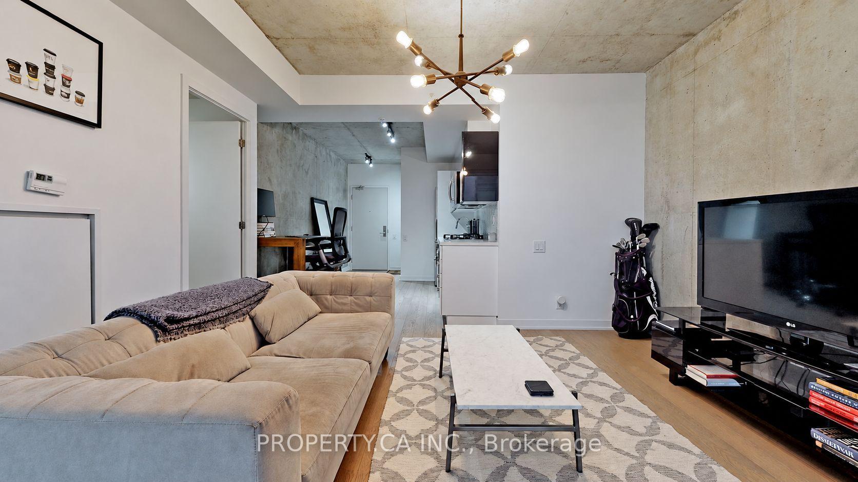 Photo 3 of Unit 827, 39 Brant Street, Toronto, Waterfront Communities — HOMEH