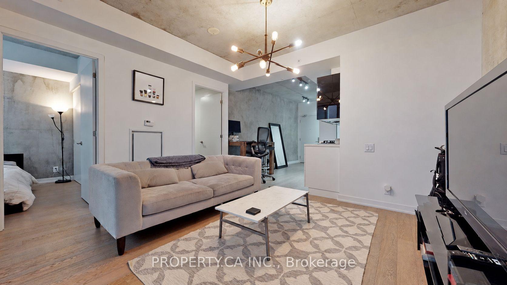 Photo 4 of Unit 827, 39 Brant Street, Toronto, Waterfront Communities — HOMEH