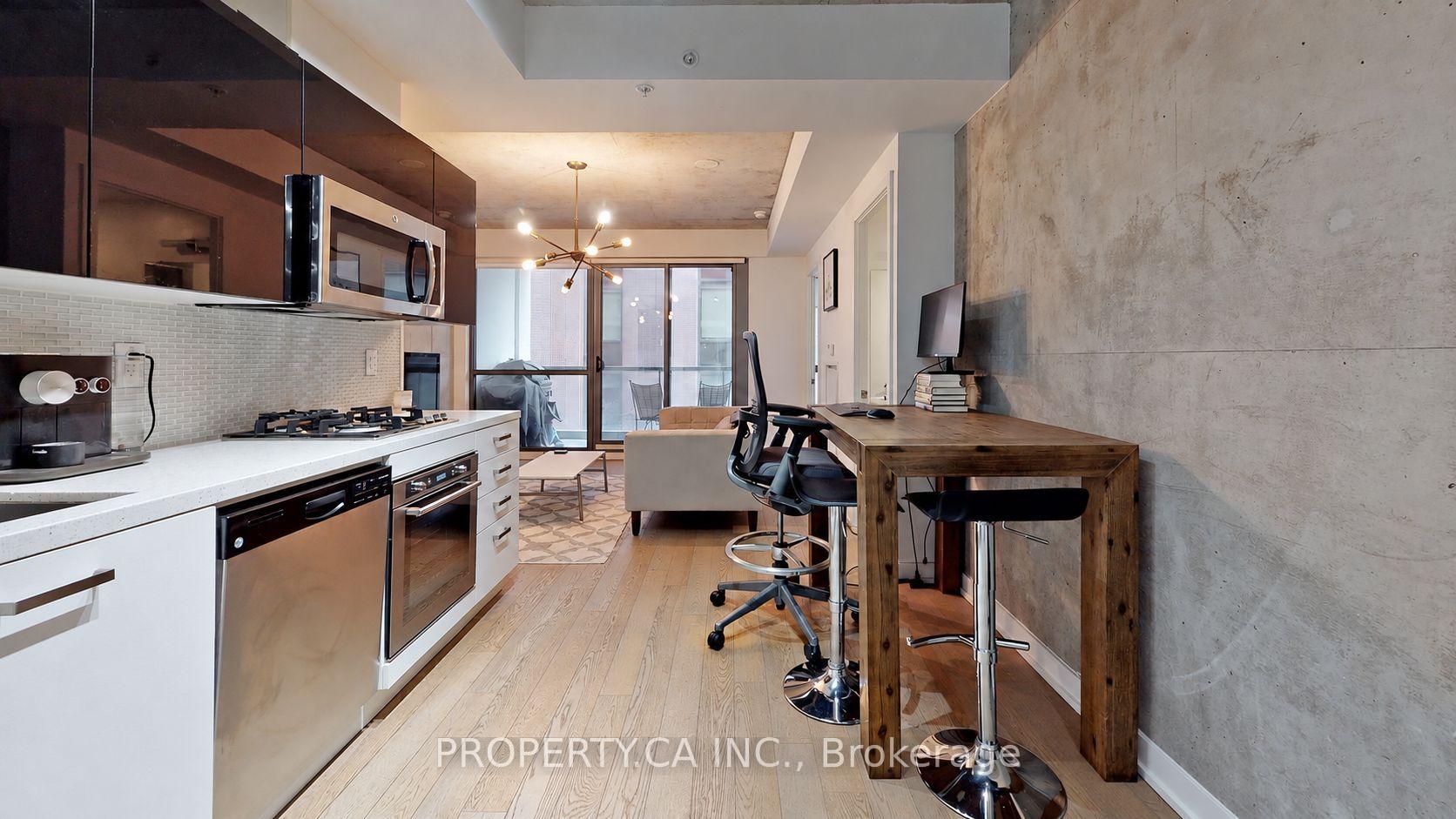 Photo 5 of Unit 827, 39 Brant Street, Toronto, Waterfront Communities — HOMEH