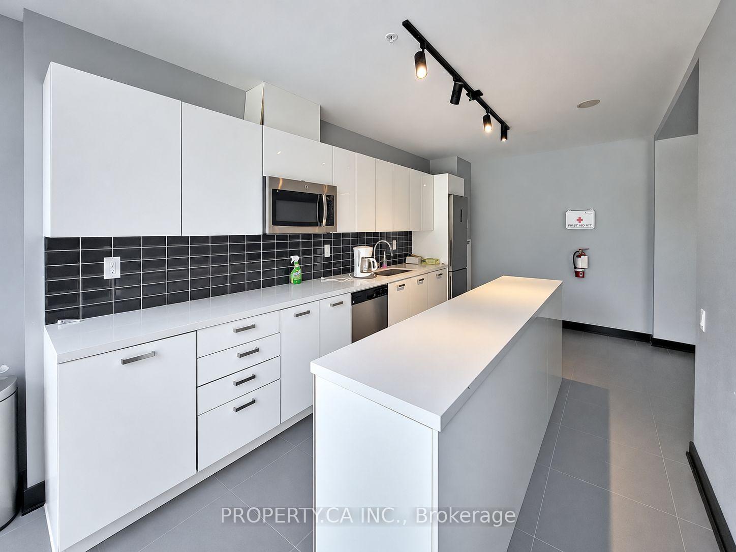 Photo 11 of Unit 827, 39 Brant Street, Toronto, Waterfront Communities — HOMEH