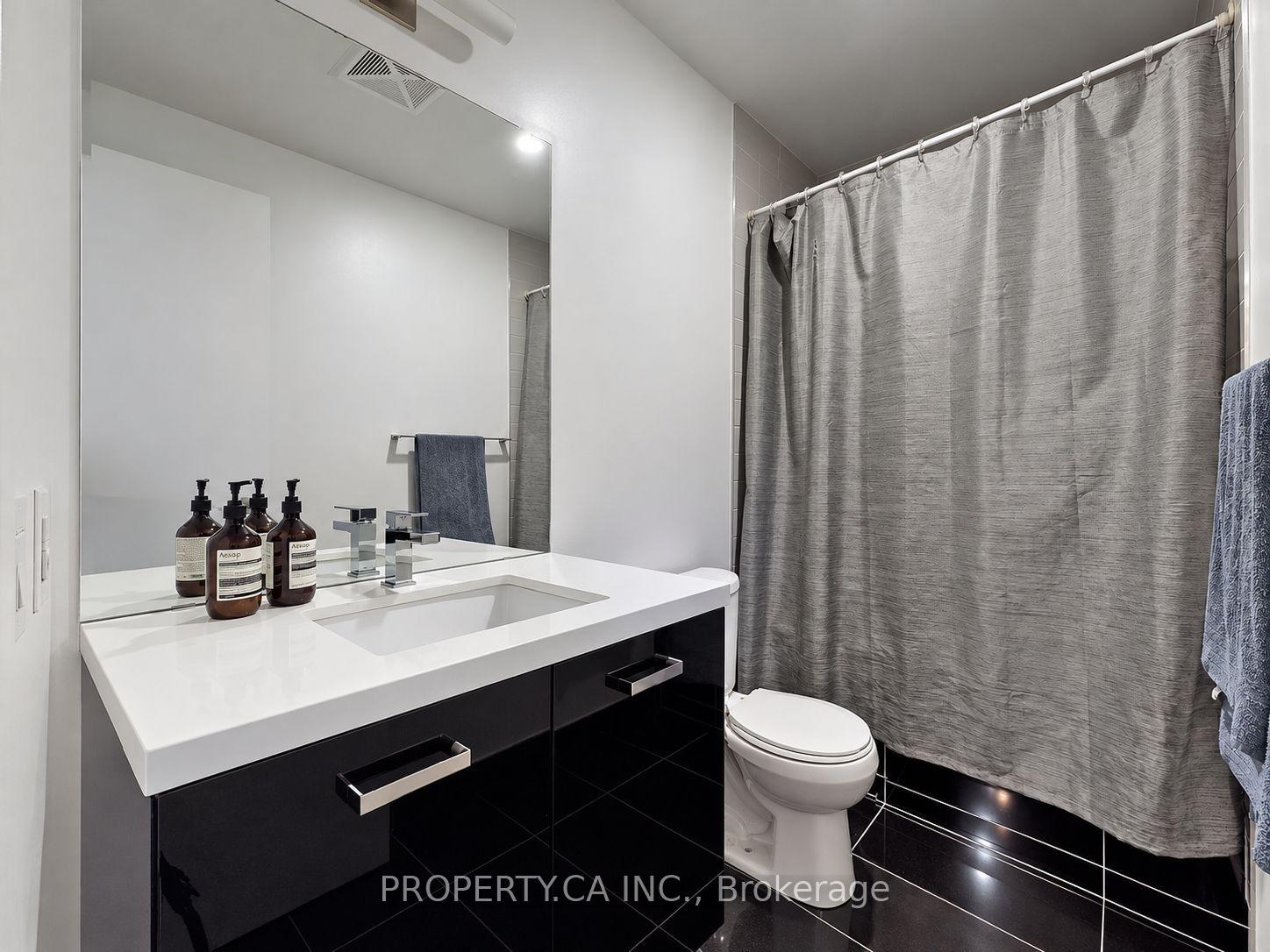 Photo 14 of Unit 827, 39 Brant Street, Toronto, Waterfront Communities — HOMEH
