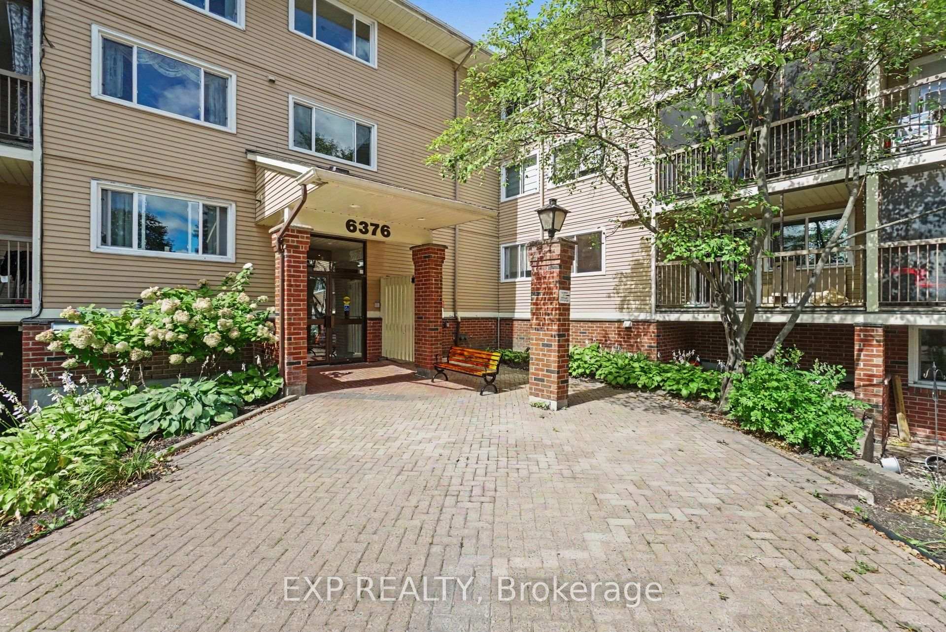 Photo 4 of Unit 304, 6376 Bilberry Drive, Ottawa, Orleans Wood — HOMEH