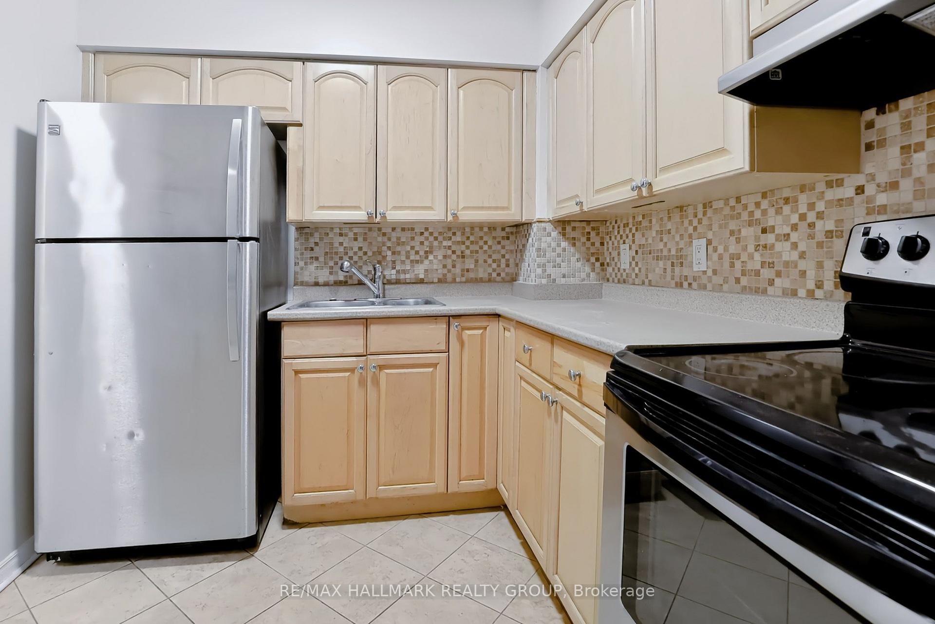 Photo 4 of Unit 203, 158A Mcarthur Avenue, Ottawa, Vanier — HOMEH
