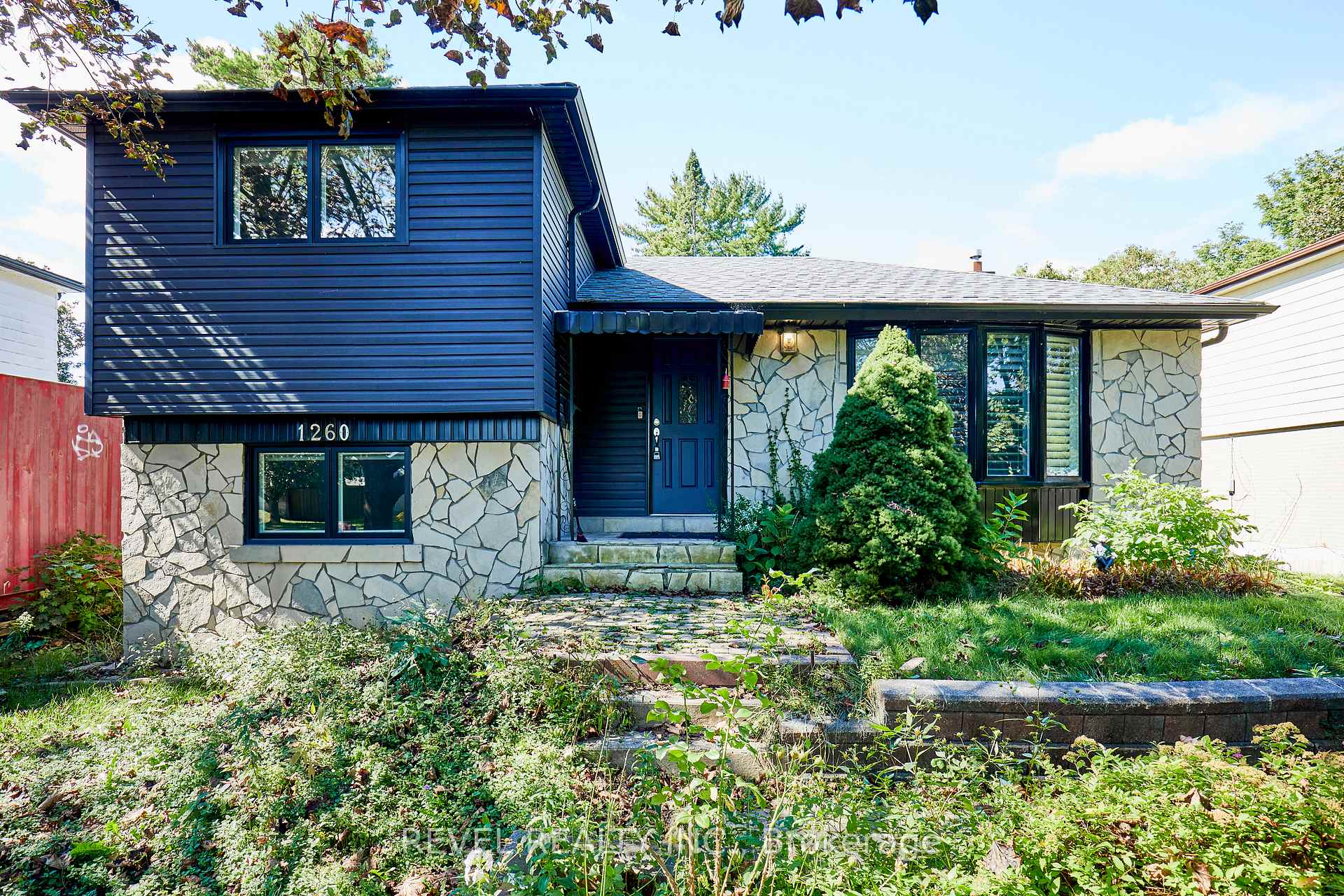Photo 2 of 1260 Ilona Park Road, Pickering, Bay Ridges — HOMEH
