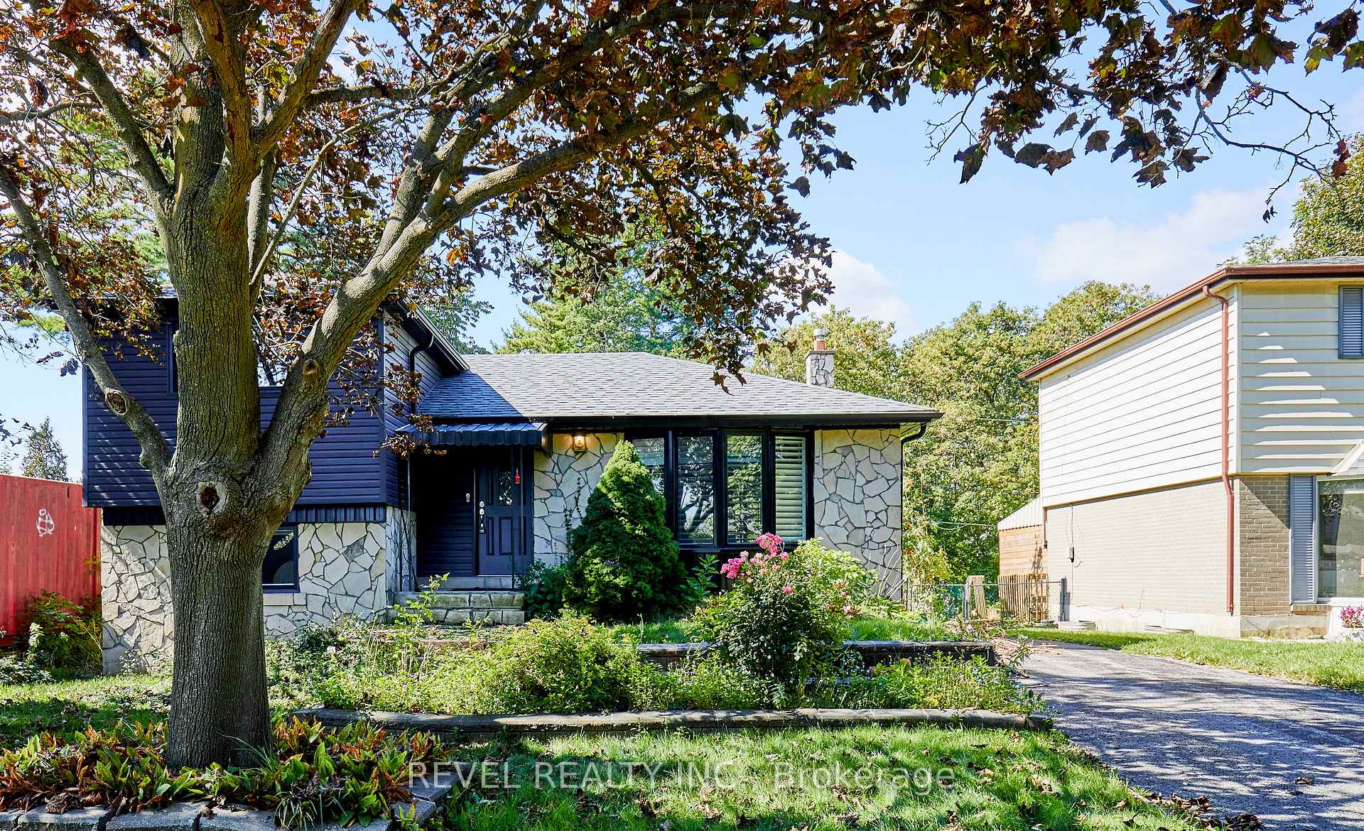 Photo 3 of 1260 Ilona Park Road, Pickering, Bay Ridges — HOMEH