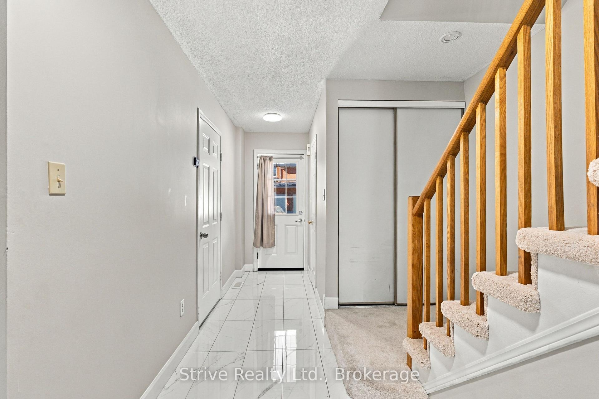 Photo 4 of Unit 174, 10 Bassett Boulevard E, Whitby, Pringle Creek — HOMEH