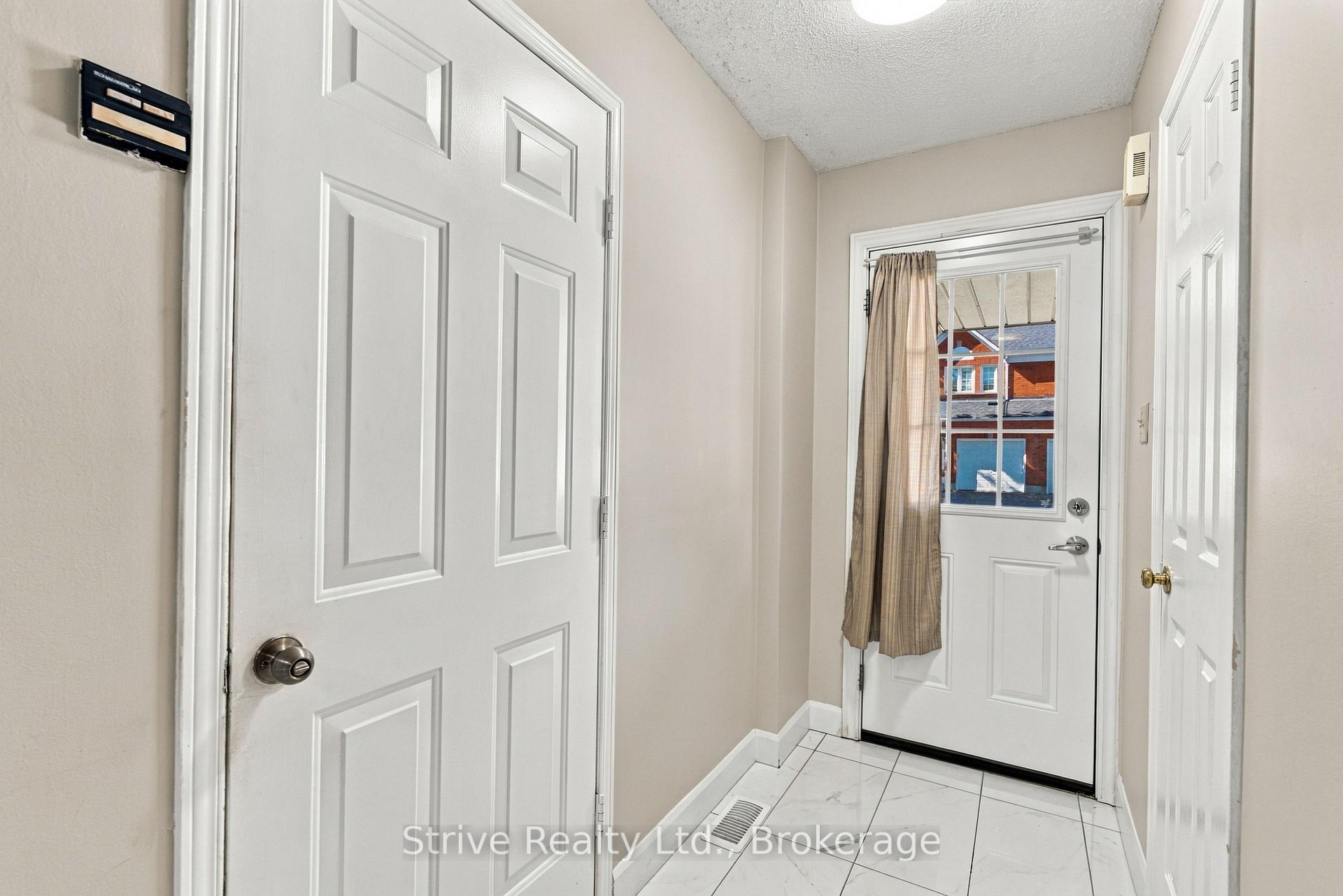 Photo 5 of Unit 174, 10 Bassett Boulevard E, Whitby, Pringle Creek — HOMEH
