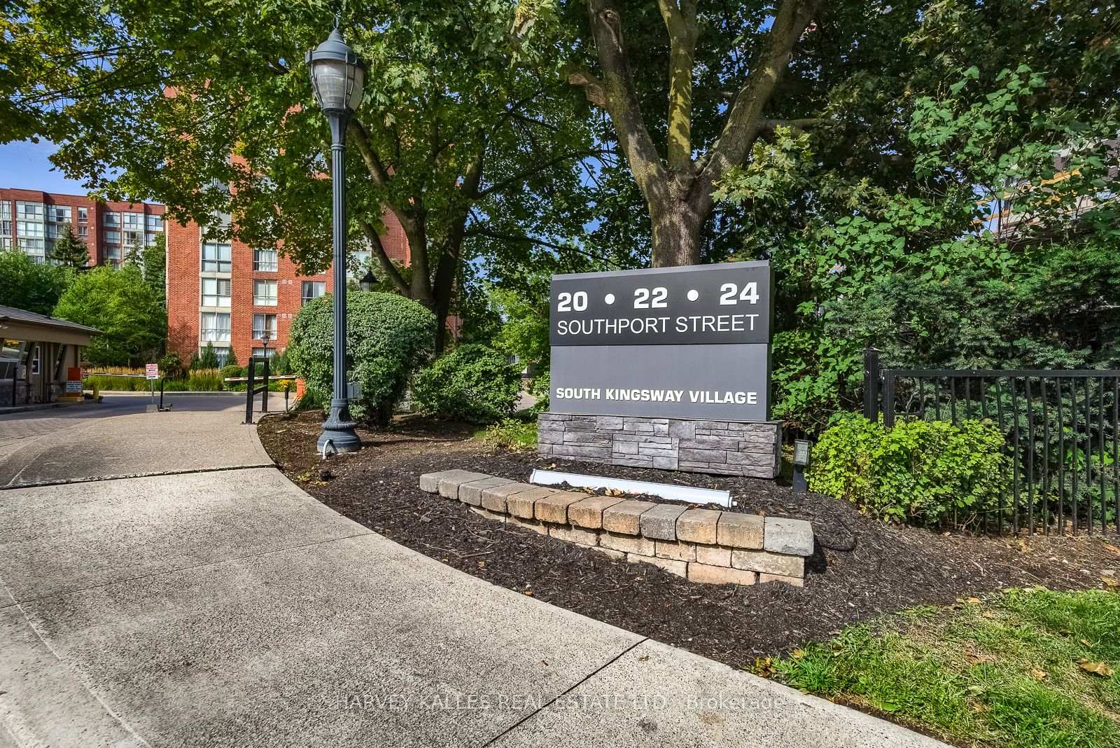 Photo 2 of Unit 521, 20 Southport Street, Toronto, High Park-Swansea — HOMEH