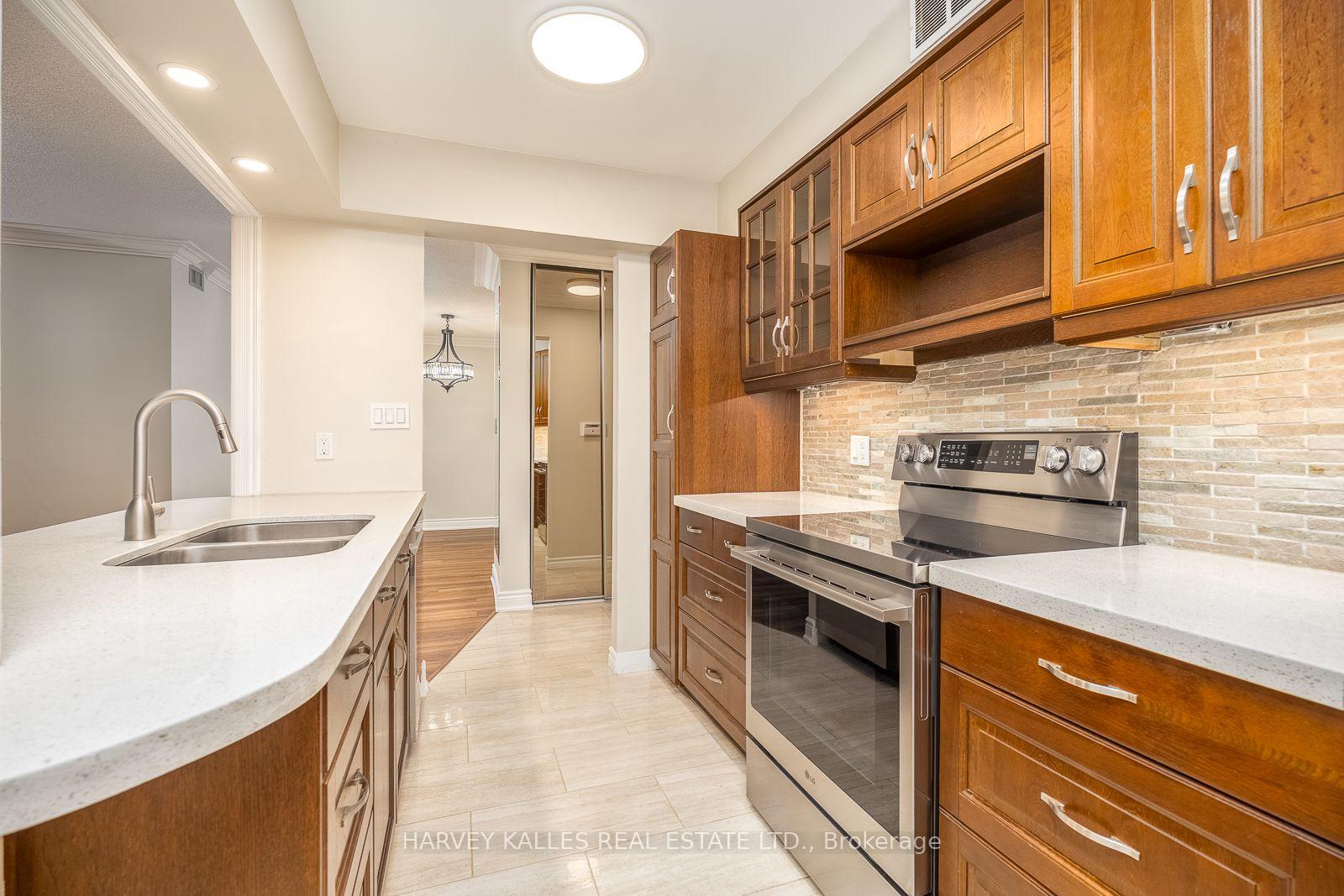 Photo 12 of Unit 521, 20 Southport Street, Toronto, High Park-Swansea — HOMEH