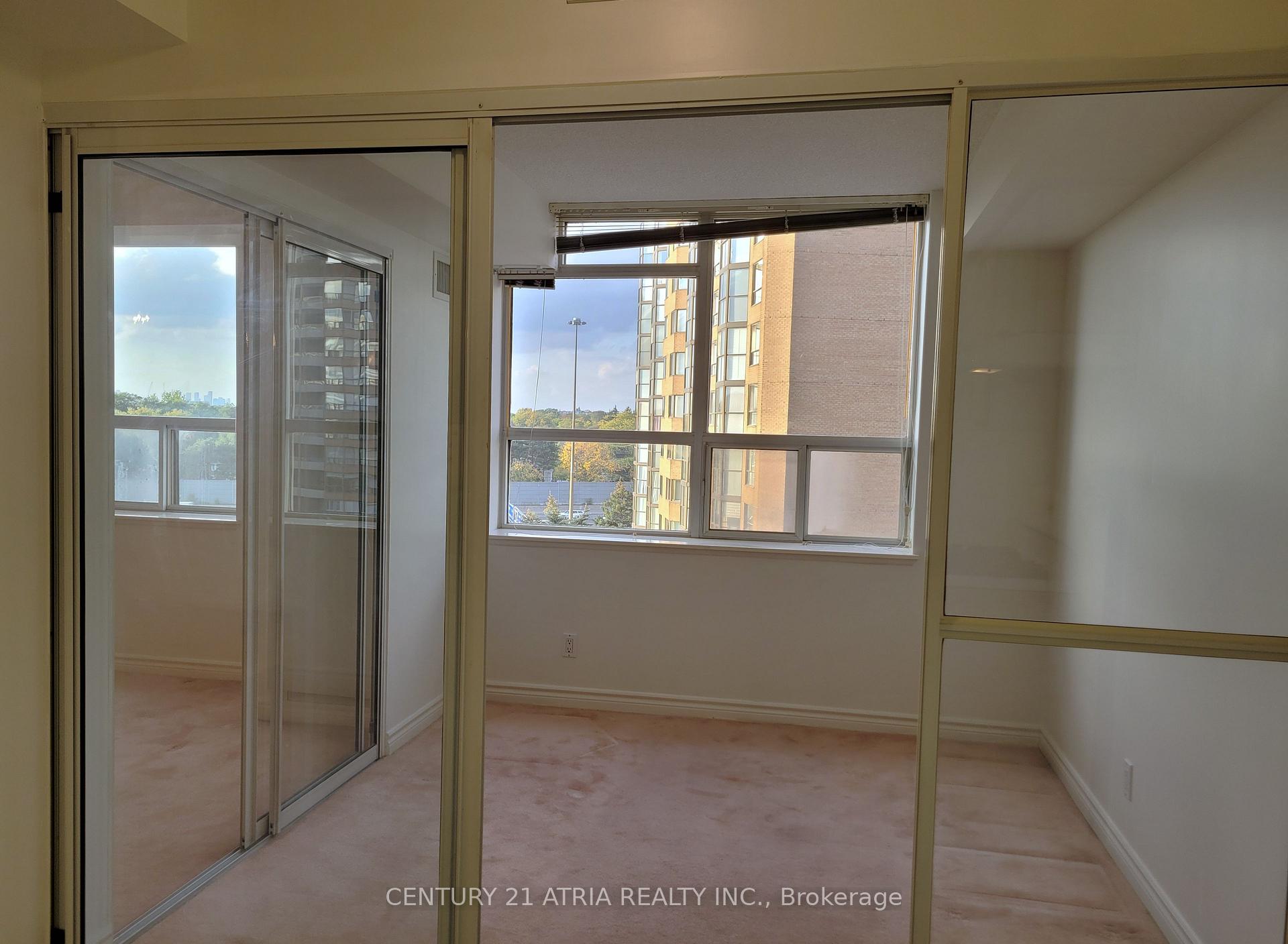 Photo 8 of Unit 801, 265 Ridley Boulevard, Toronto, Bedford Park-Nortown — HOMEH