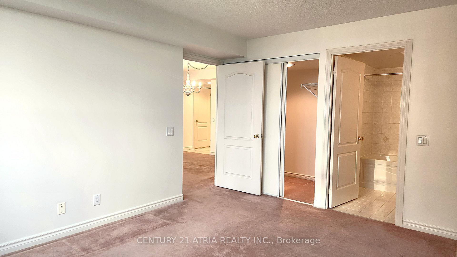 Photo 10 of Unit 801, 265 Ridley Boulevard, Toronto, Bedford Park-Nortown — HOMEH