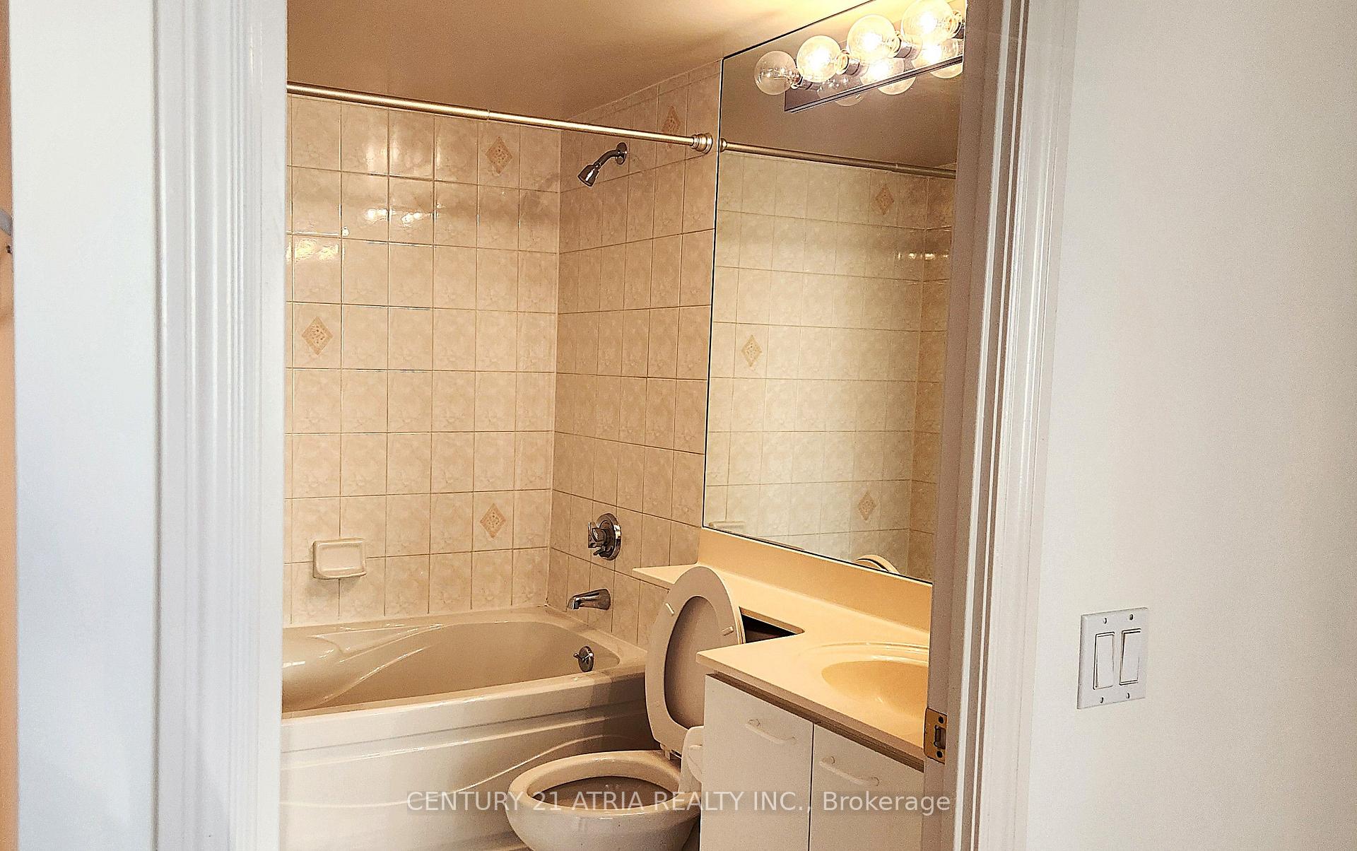 Photo 11 of Unit 801, 265 Ridley Boulevard, Toronto, Bedford Park-Nortown — HOMEH