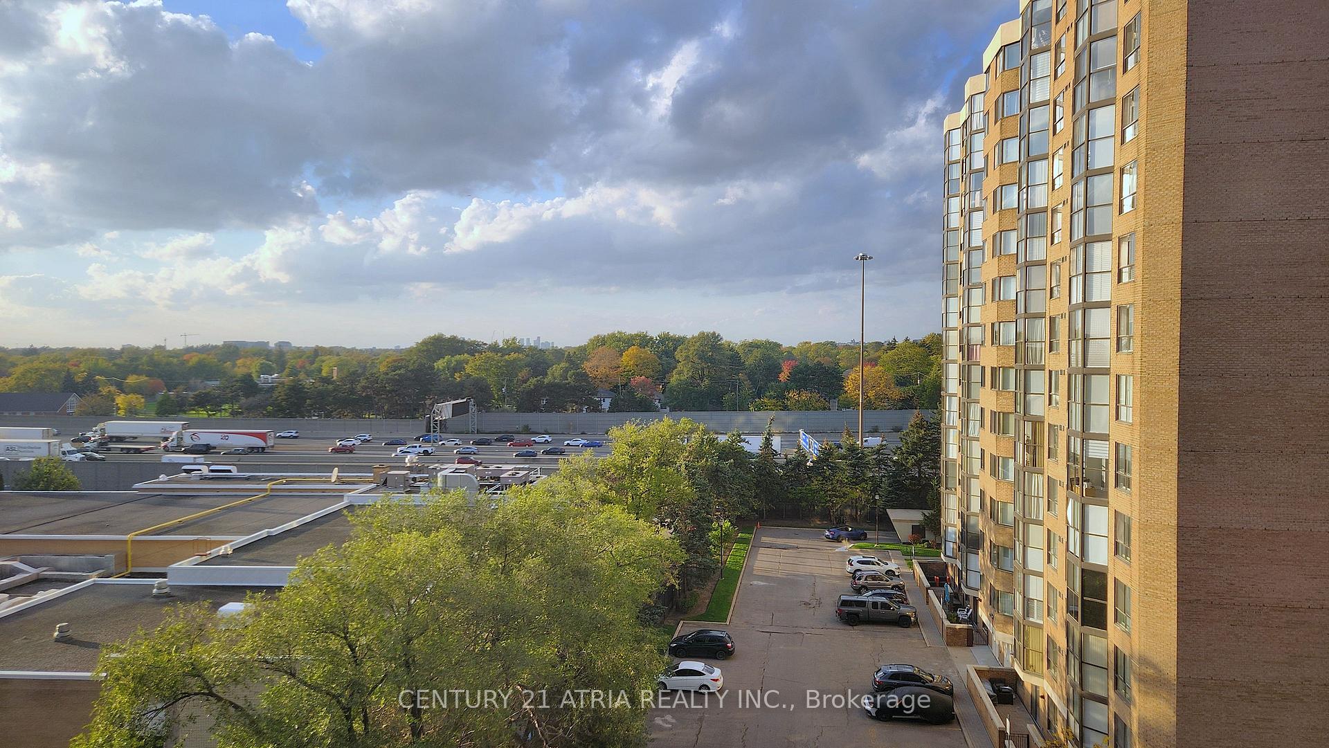 Photo 14 of Unit 801, 265 Ridley Boulevard, Toronto, Bedford Park-Nortown — HOMEH